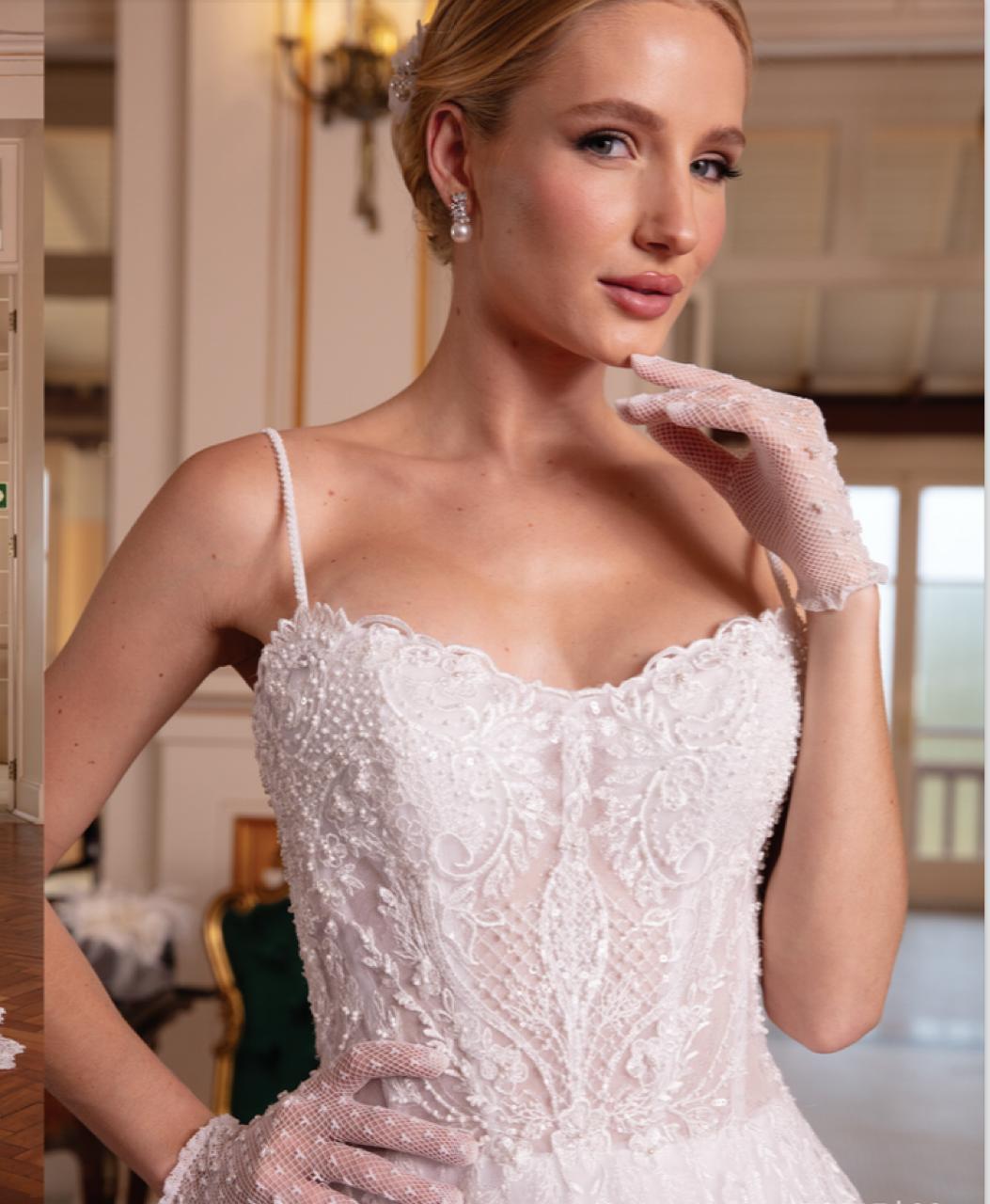 Vestido noiva rodado, branco, decote em u.