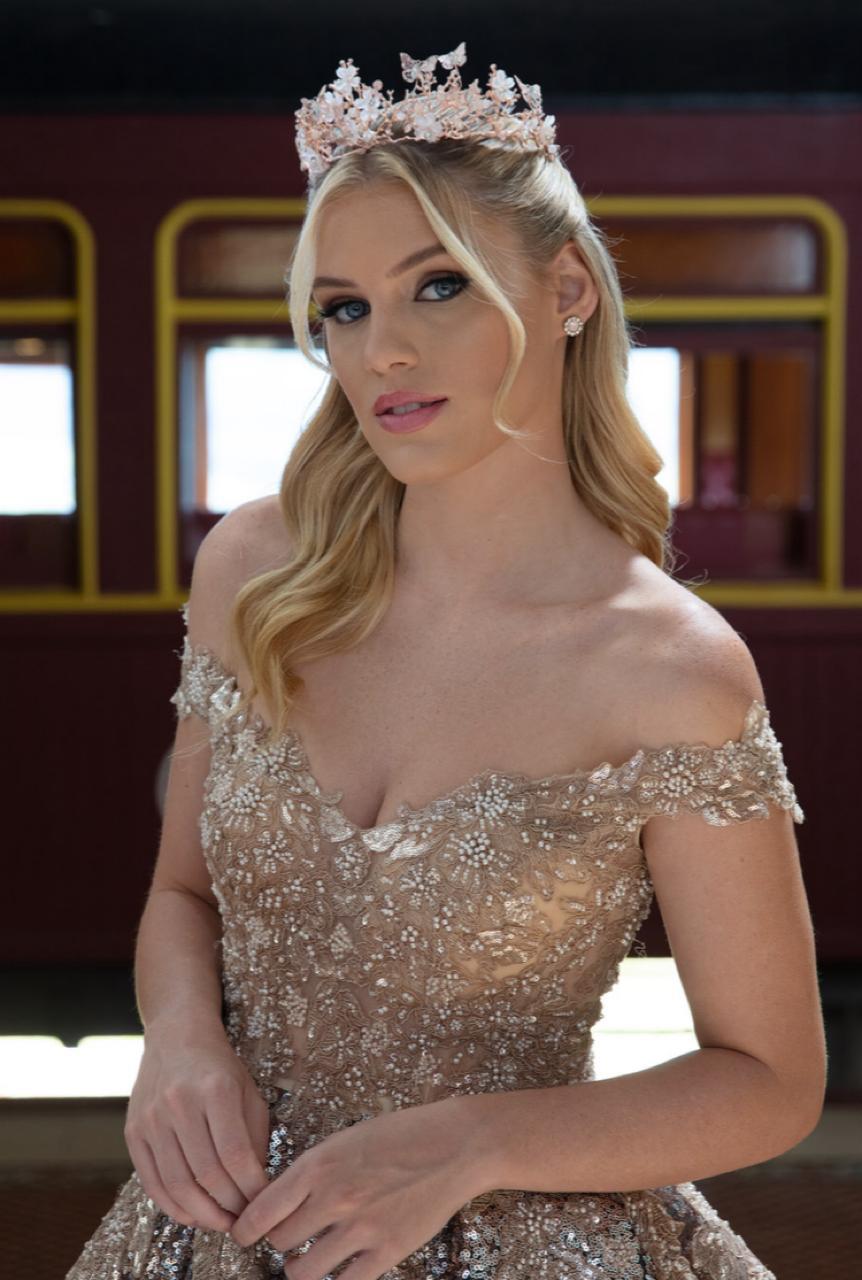 Vestido debutante curto e saia longa removível, opções de cores, dourado com prata e azul com prata.