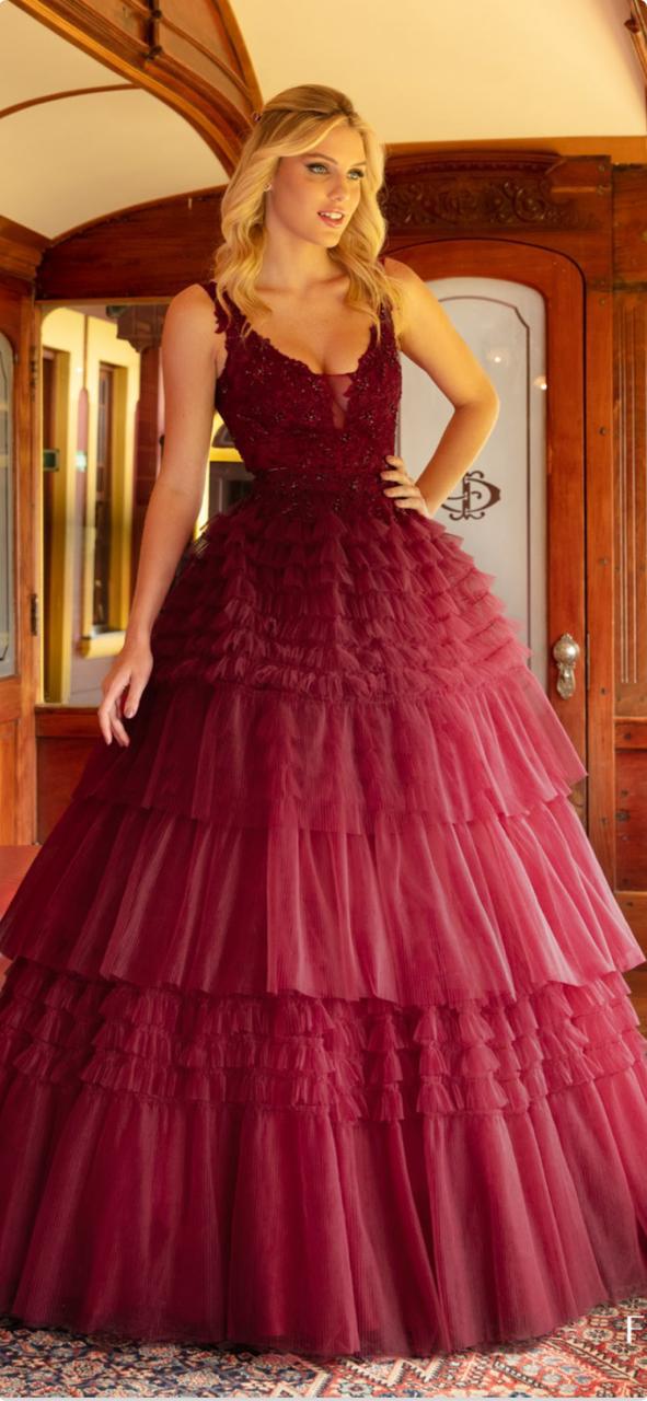 Vestido debutante curto e saia longa removível (MARSALA).