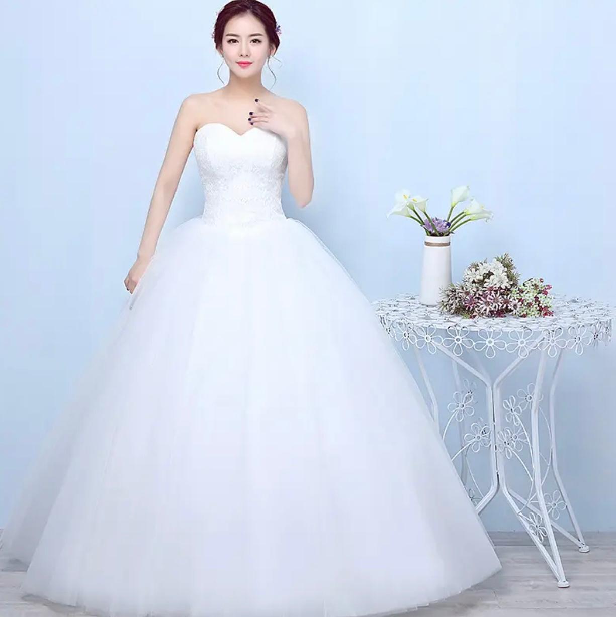 Vestido noiva branco  saia longa em tule francês.