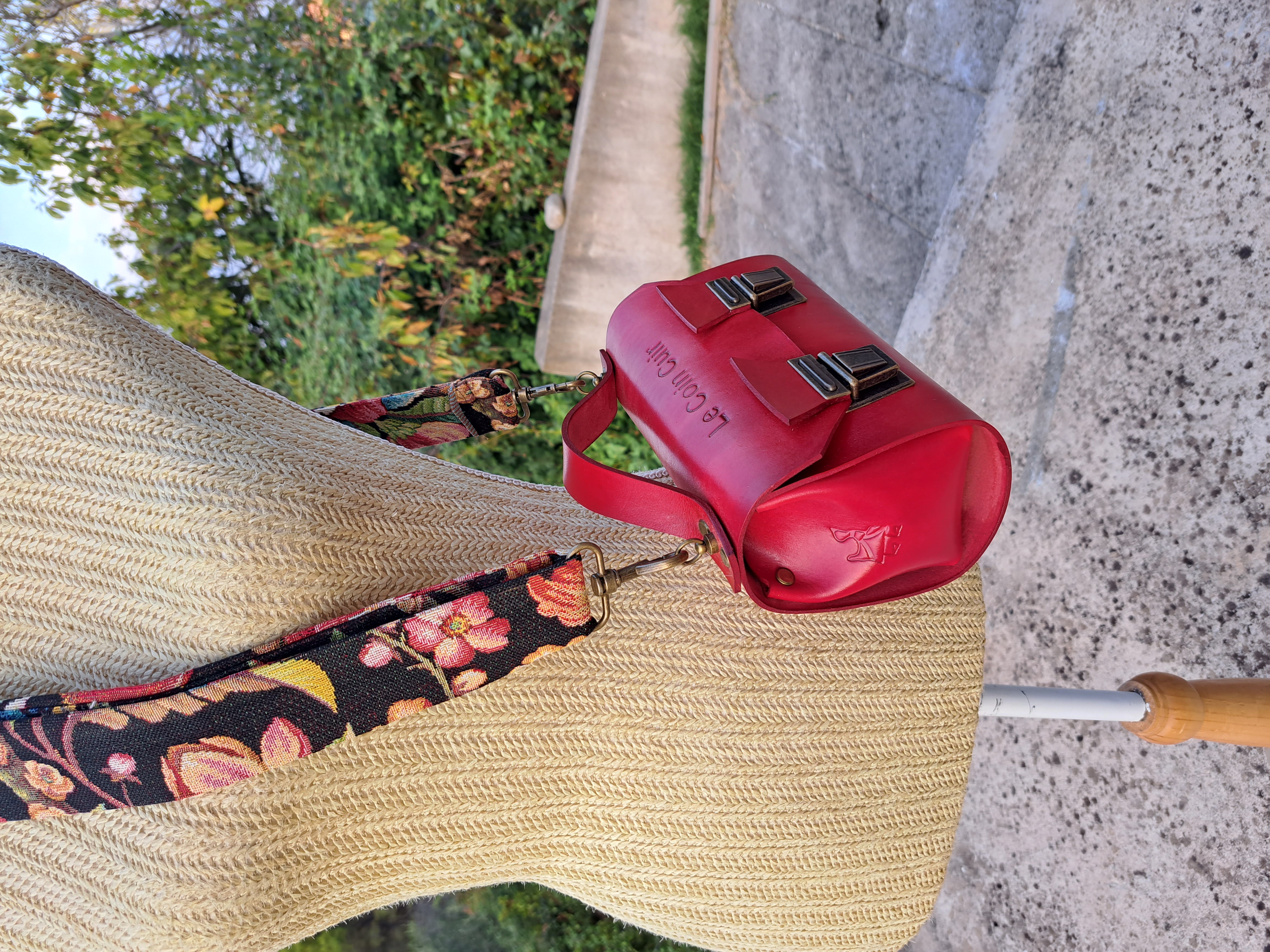 Sacoche allongée - plusieurs coloris