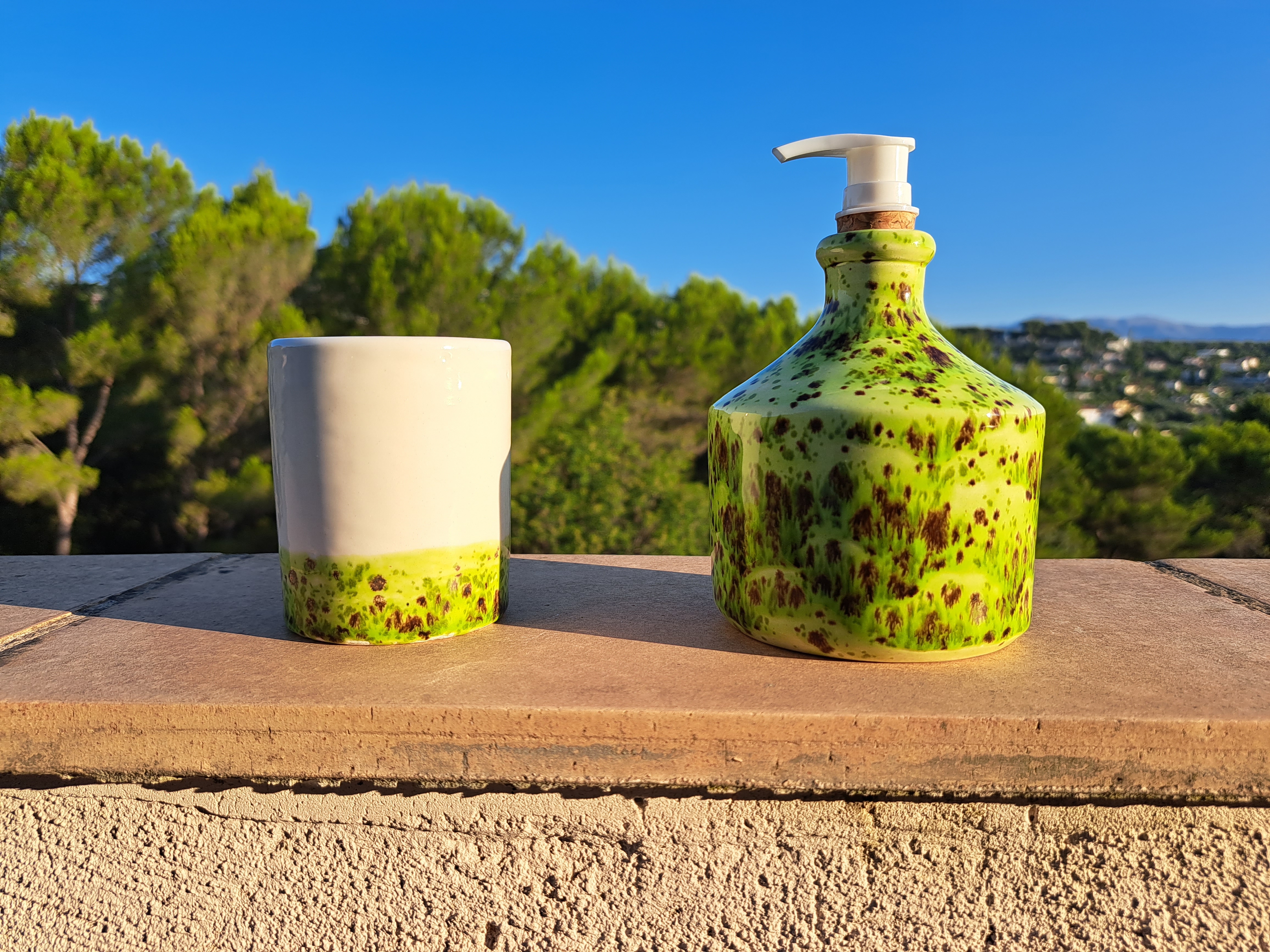 Ensemble 2 pièces: Distributeur de savon + verre - plusieurs couleurs
