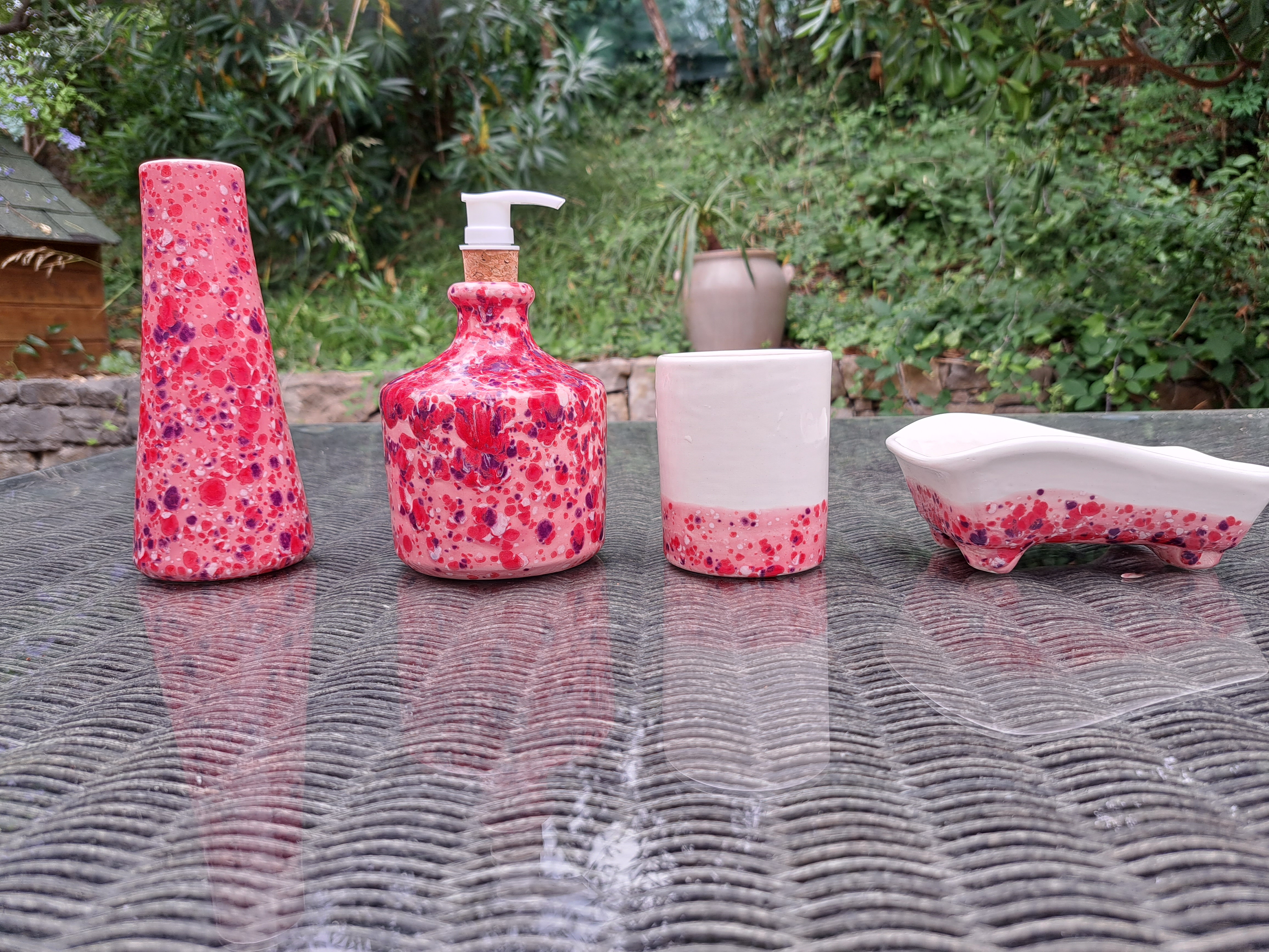 Ensemble 4 pièces: distributeur de savon + porte-savon + verre + vase - plusieurs coloris