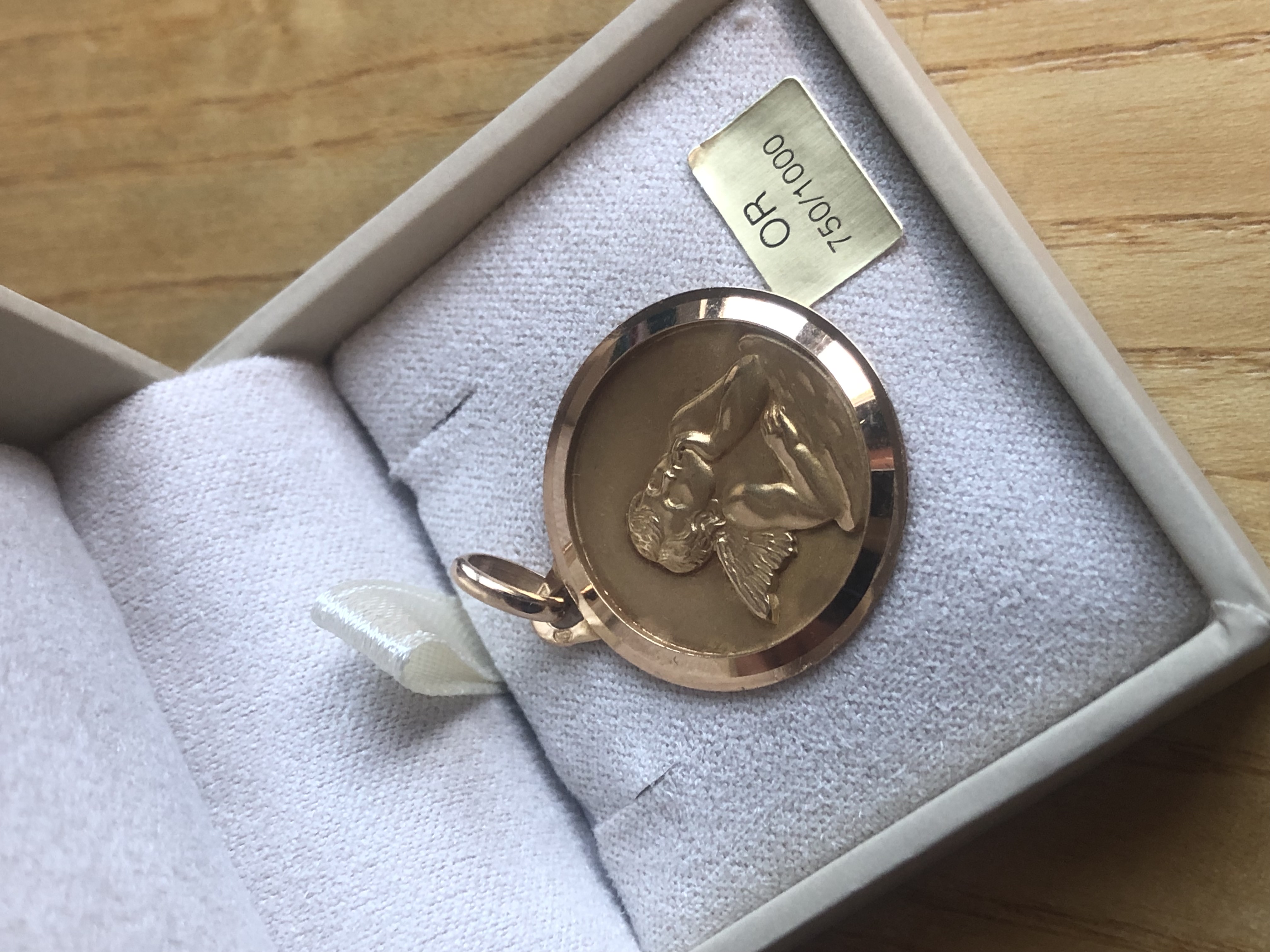 Pendentif Ange en Or jaune 18 carats