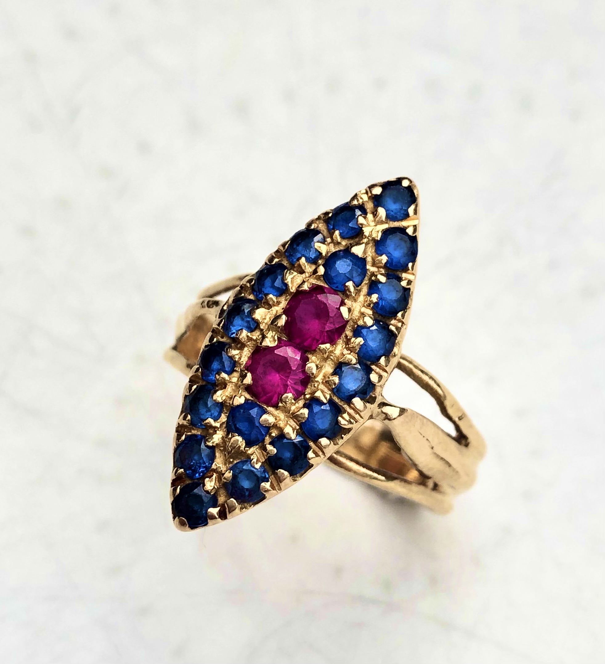 Bague Marquise en Or jaune 18 carats