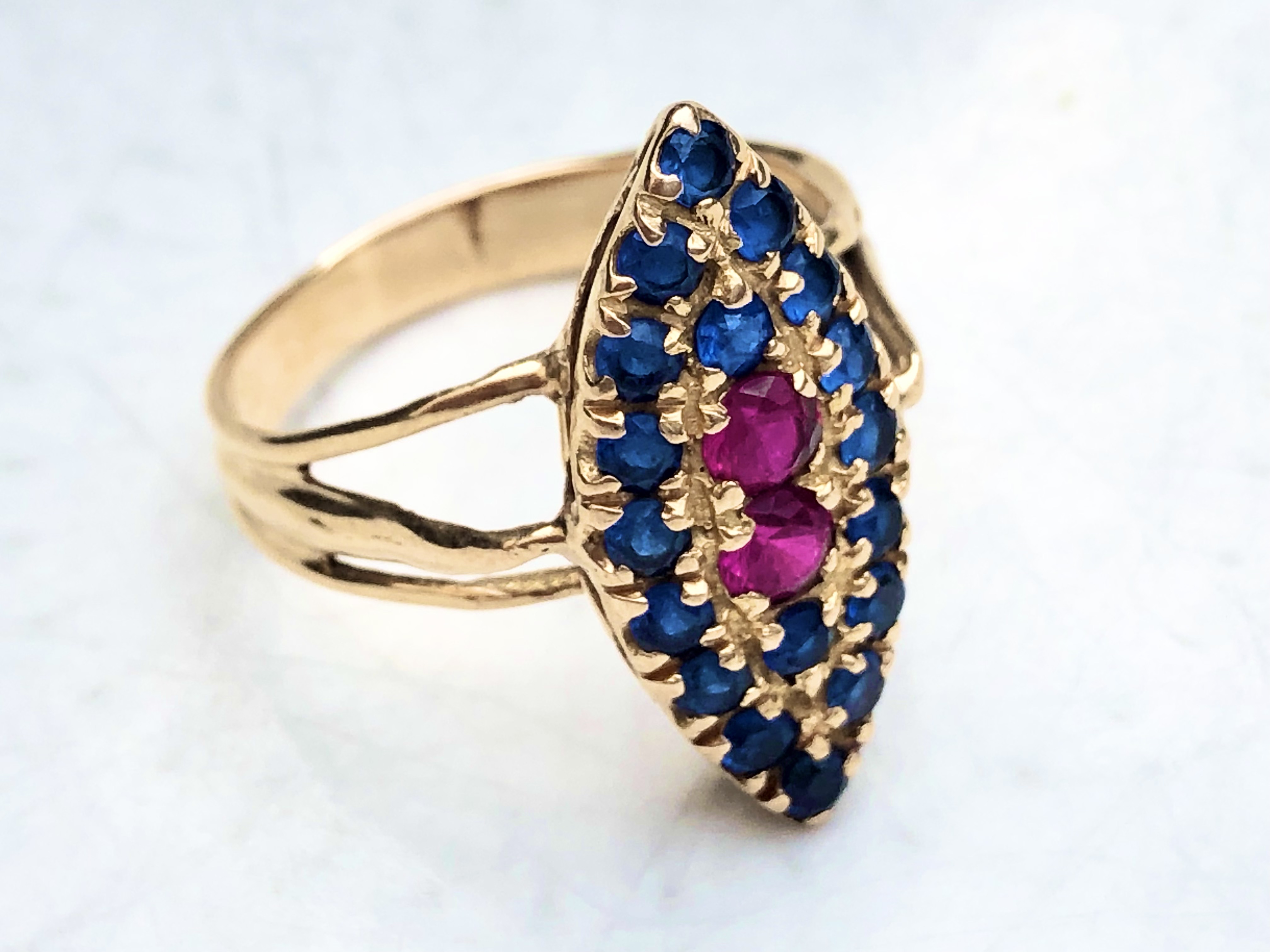 Bague Marquise en Or jaune 18 carats