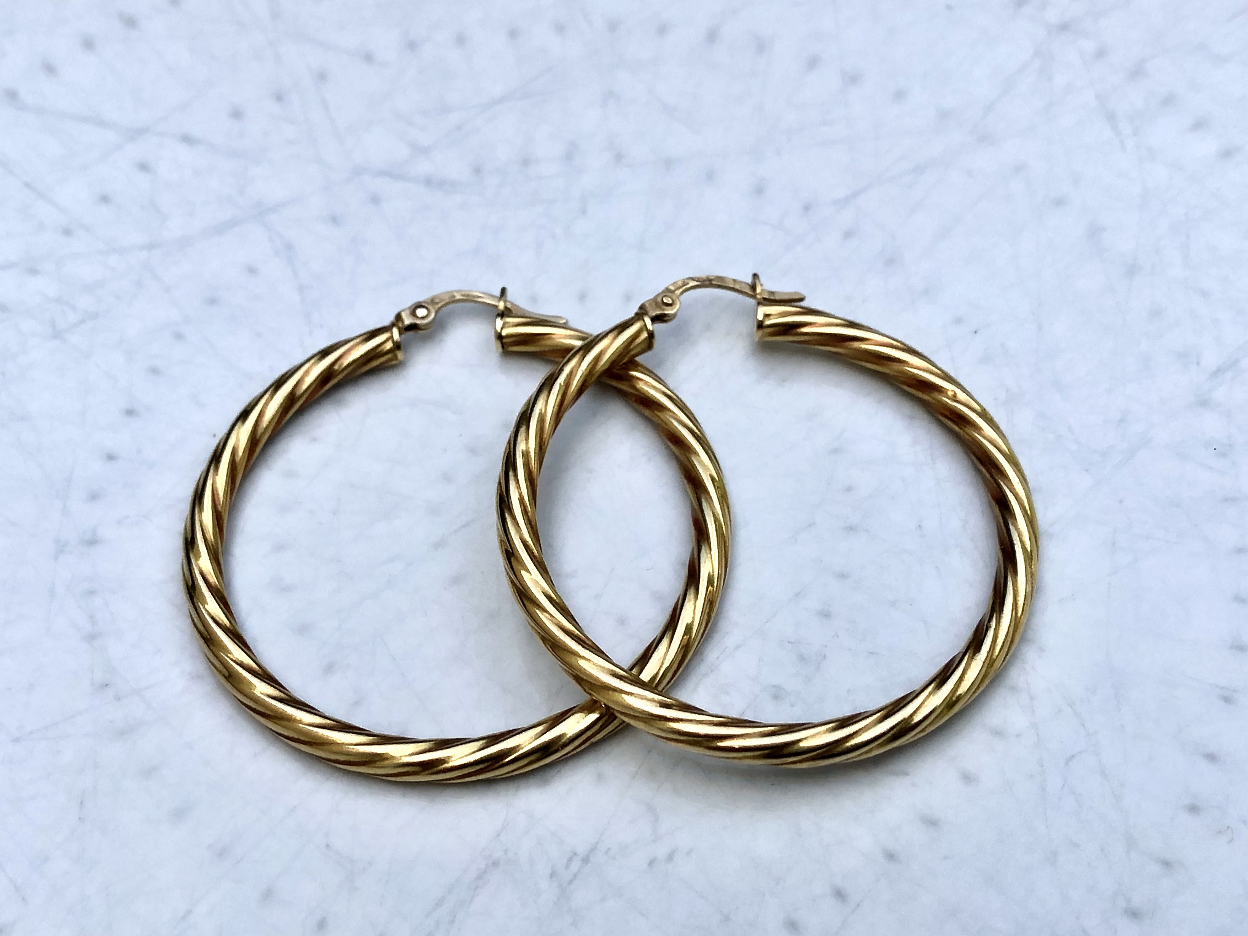 Créole strié en Or jaune 18 carats