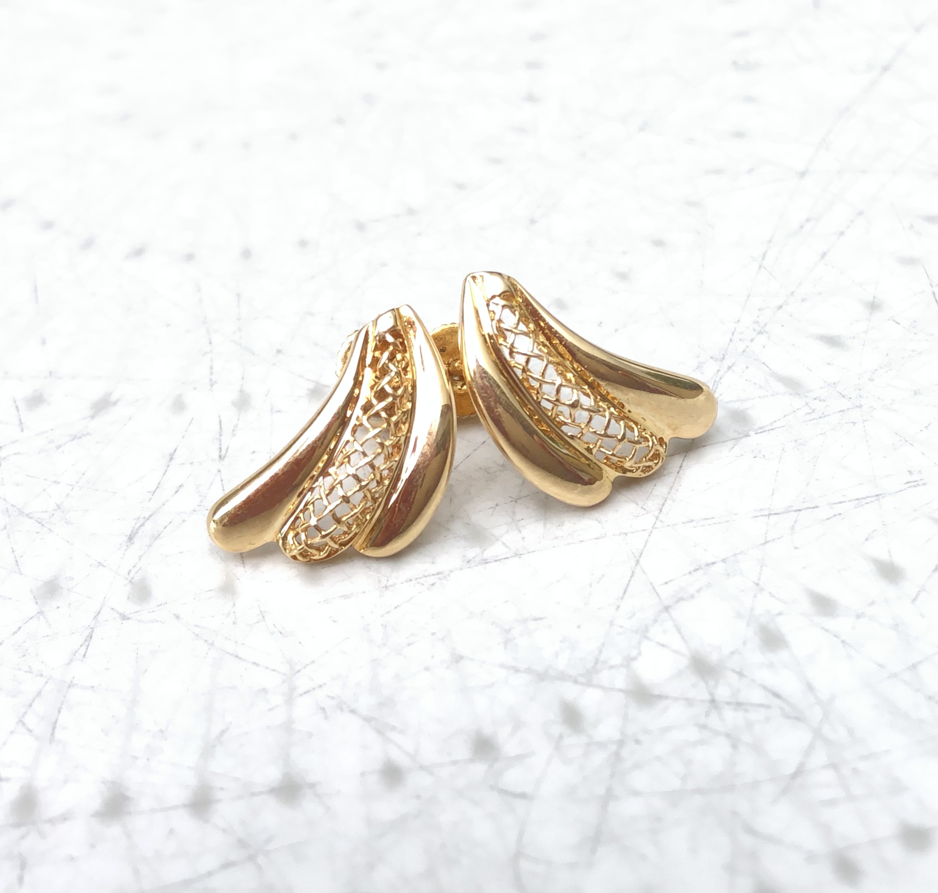 Puces d’oreilles en or jaune 18 carats 