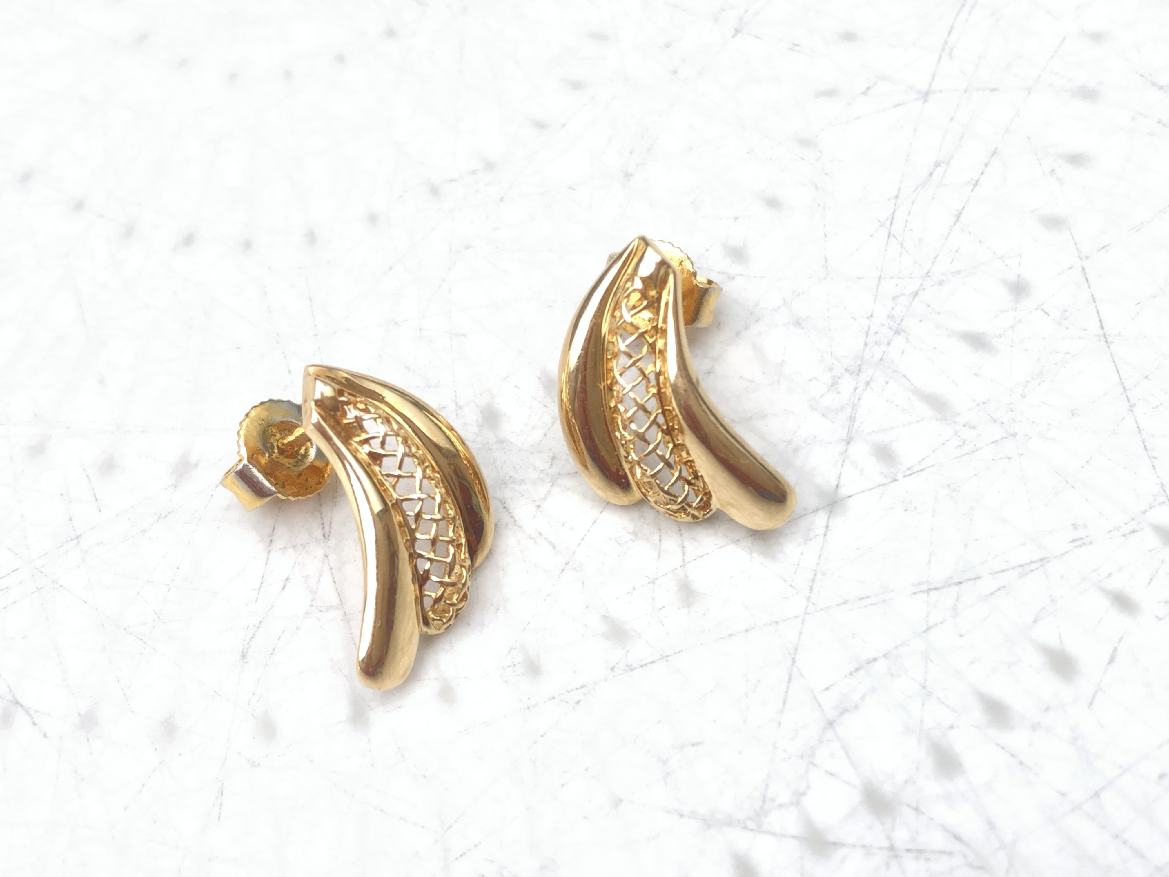 Puces d’oreilles en or jaune 18 carats 