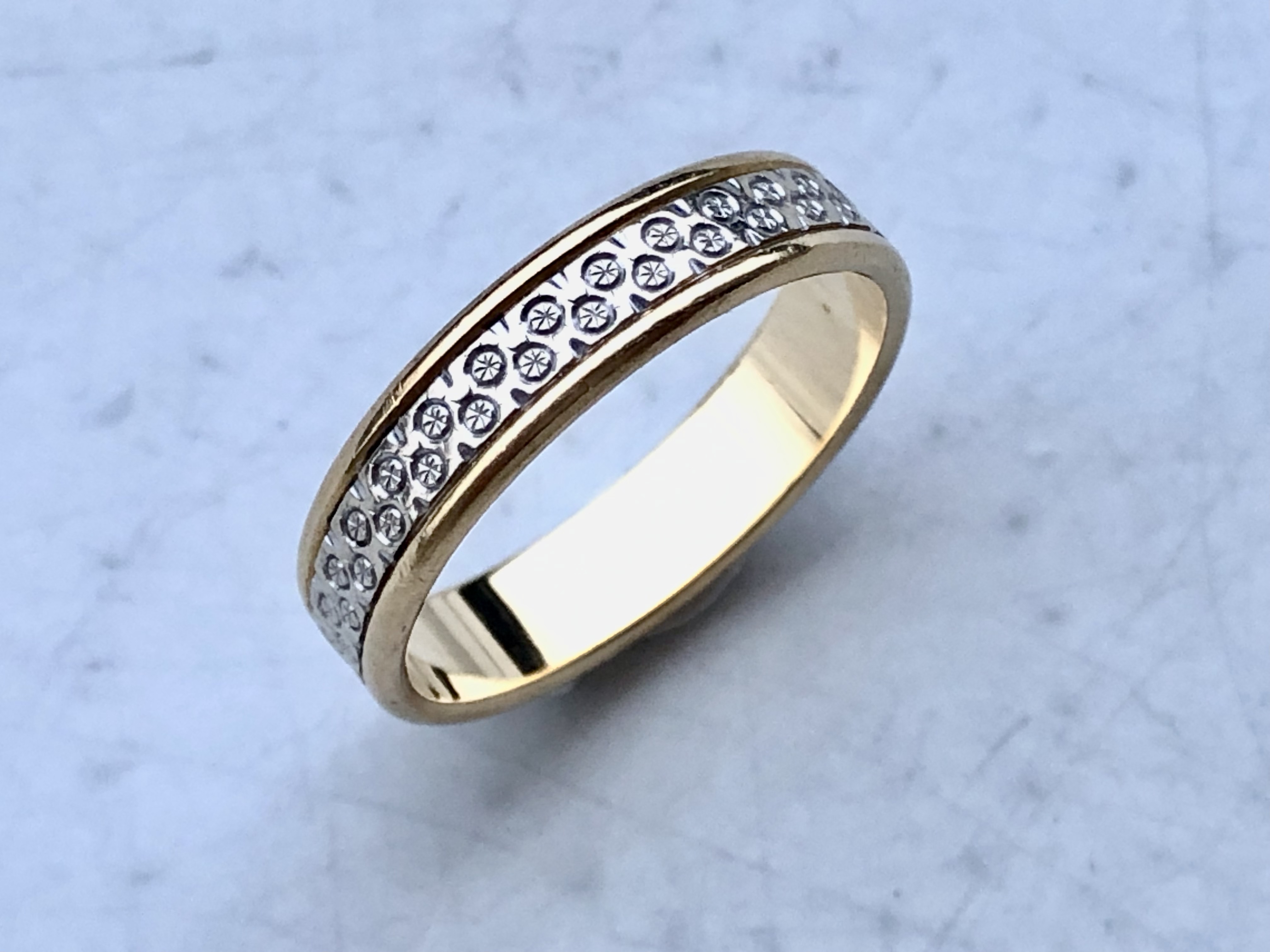 Bague en or jaune  et blanc 18 carats 