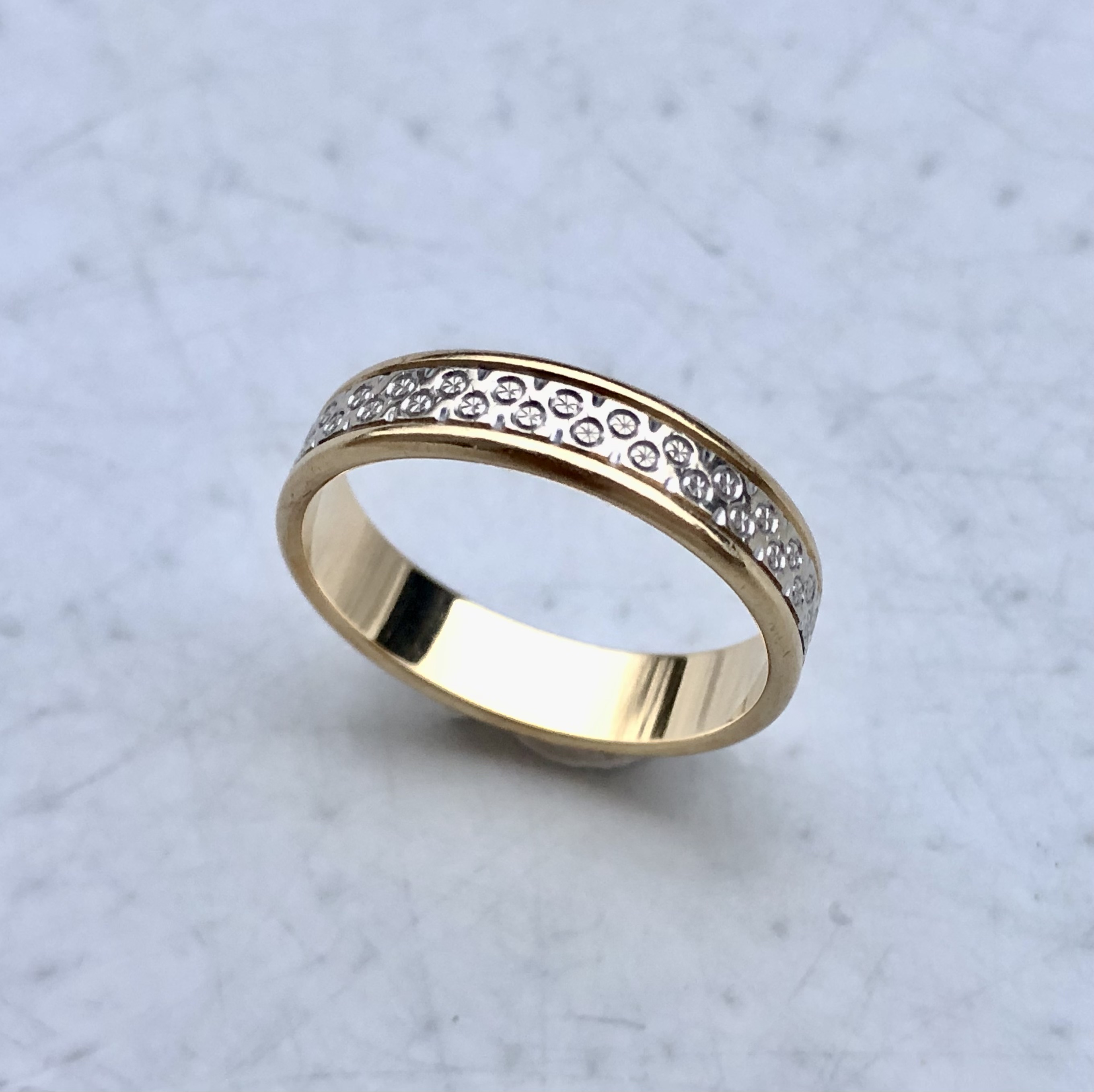 Bague en or jaune  et blanc 18 carats 