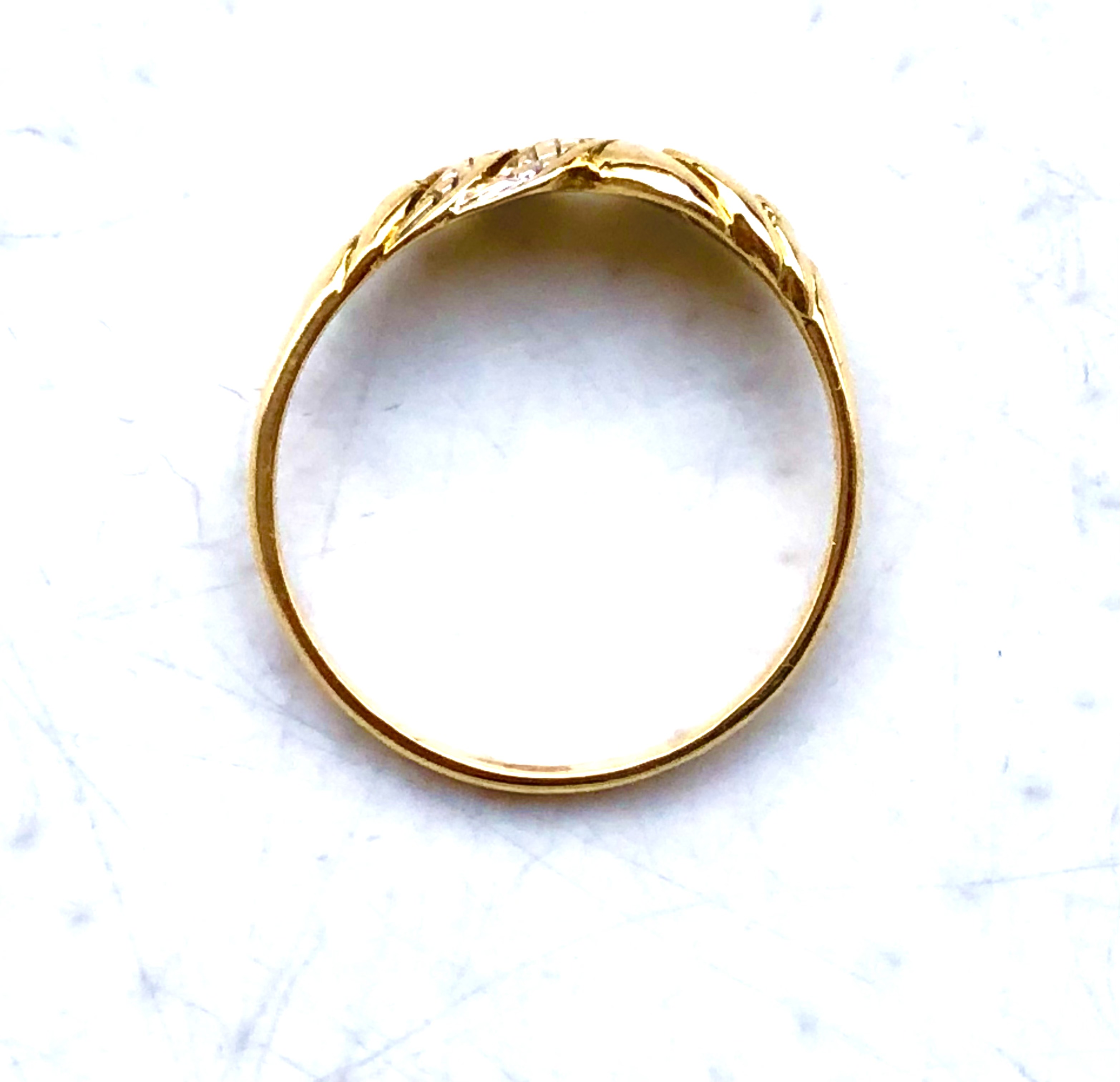 Bague en or jaune 18 carats et diamant