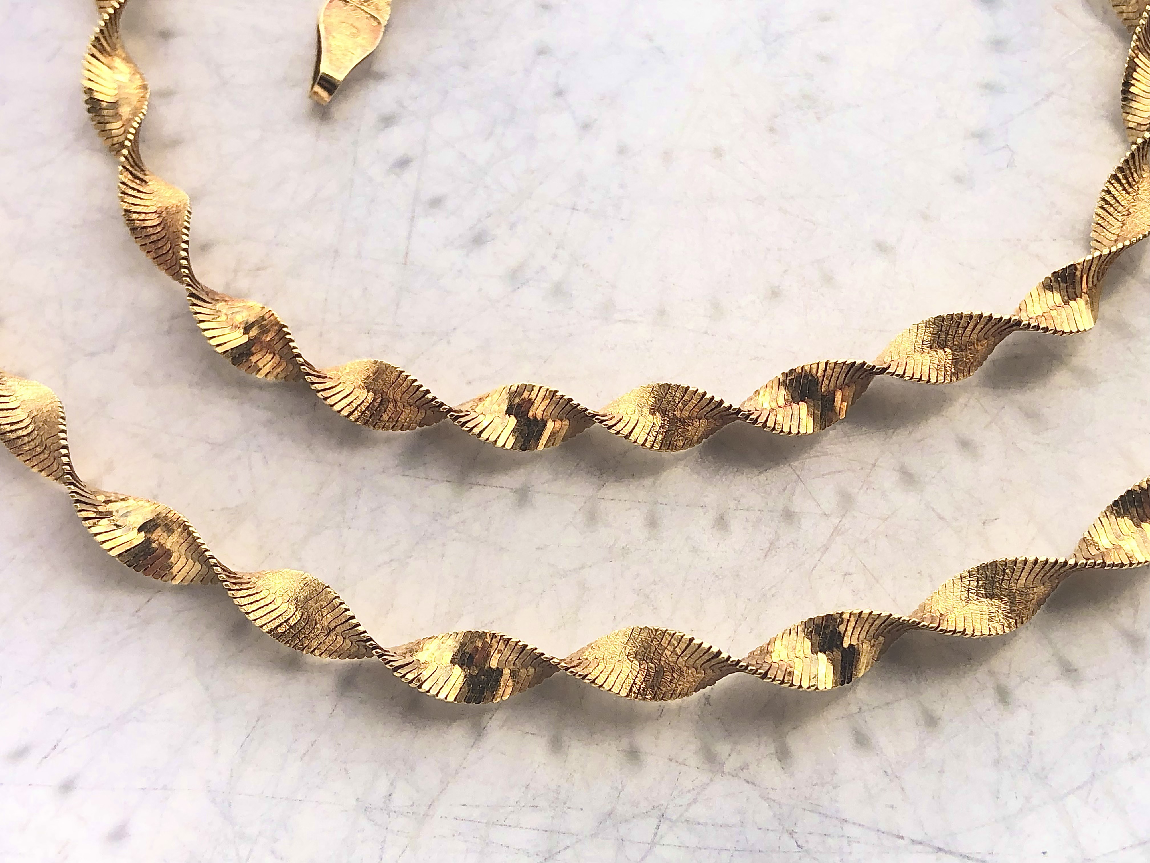 Collier torsadé en Or jaune 18 carats