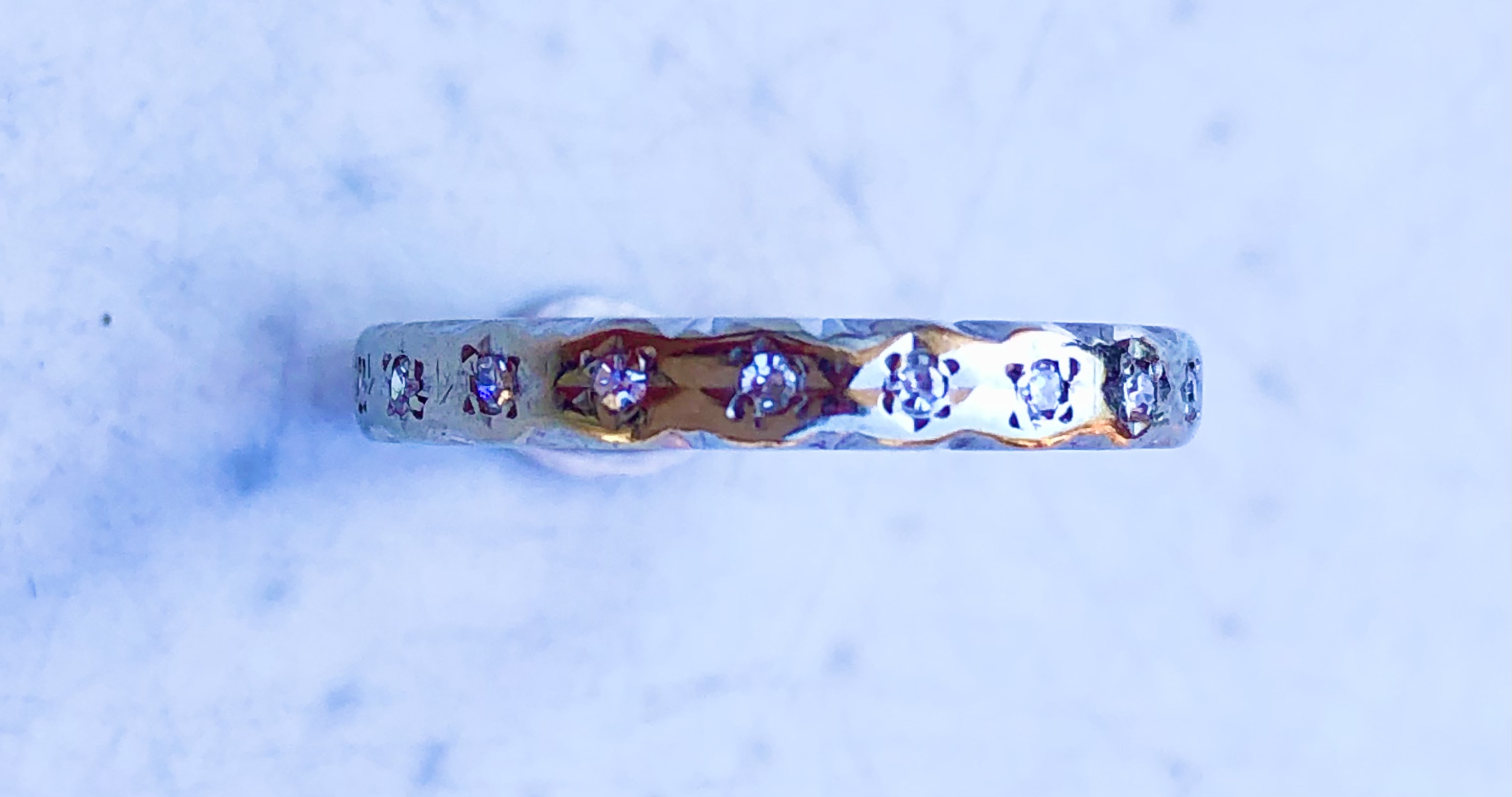 Bague en or blanc 18 carats et diamants 