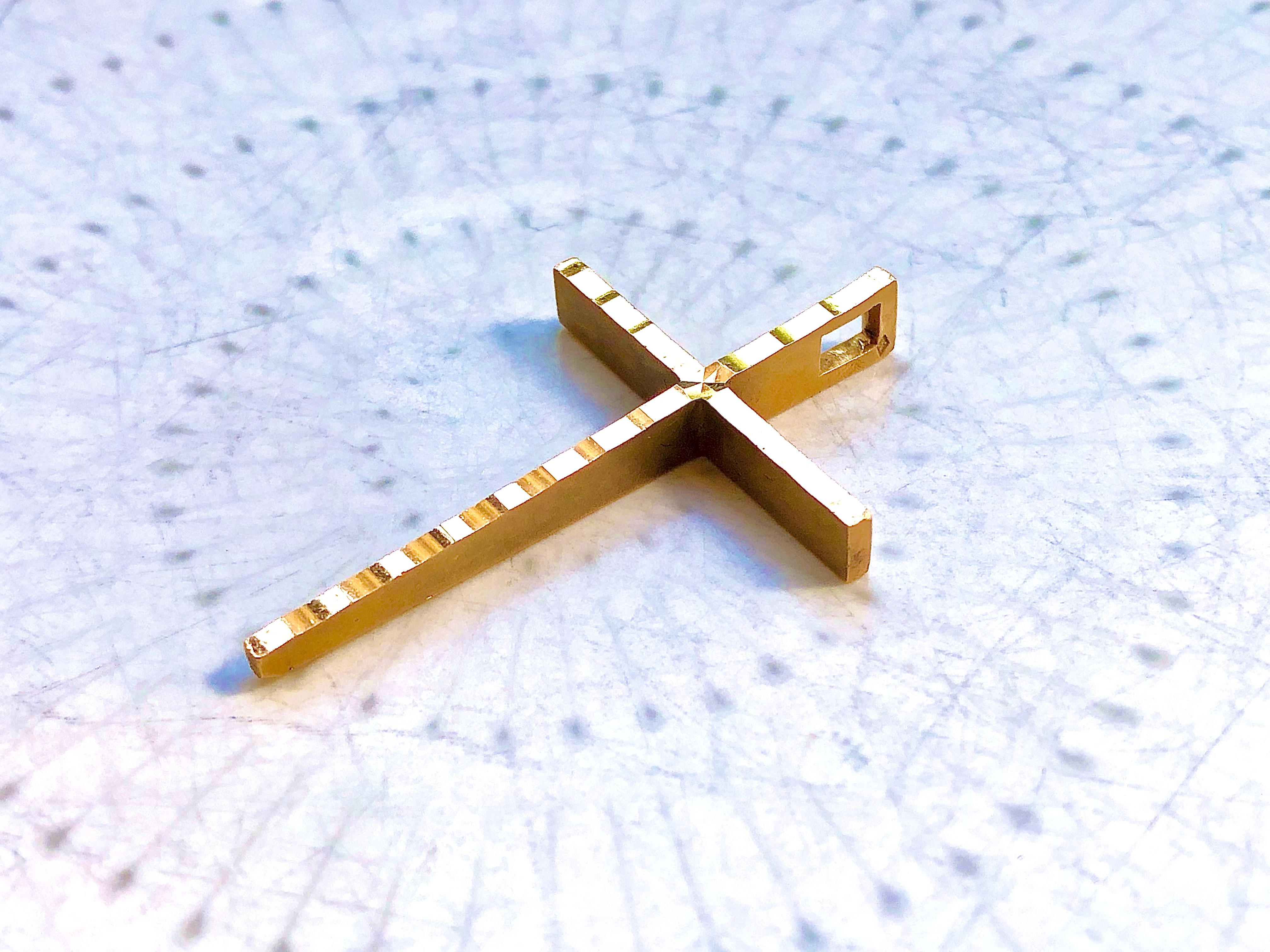 Croix en or 18 carats 