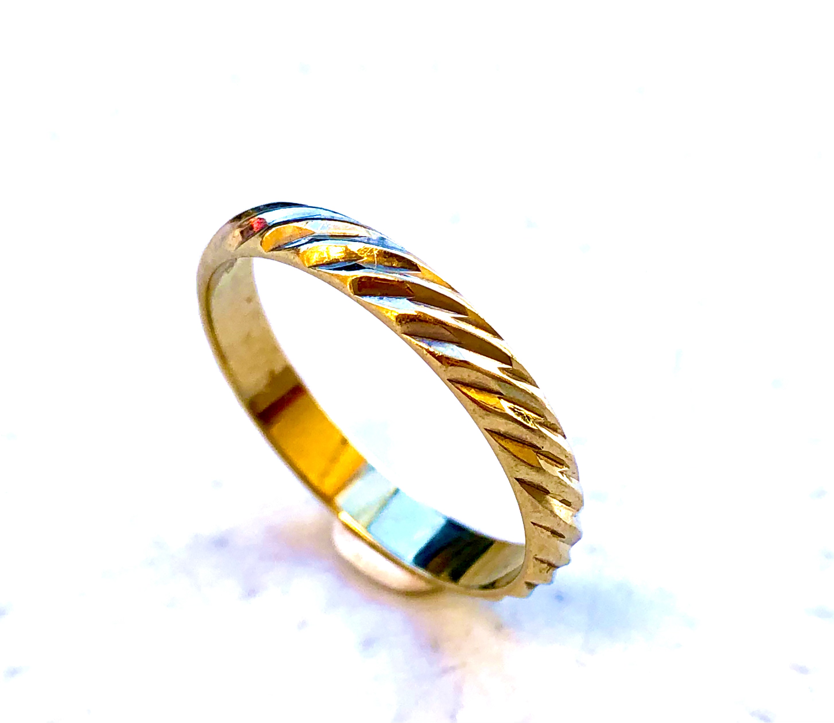 Bague strié en or jaune 18 carats 