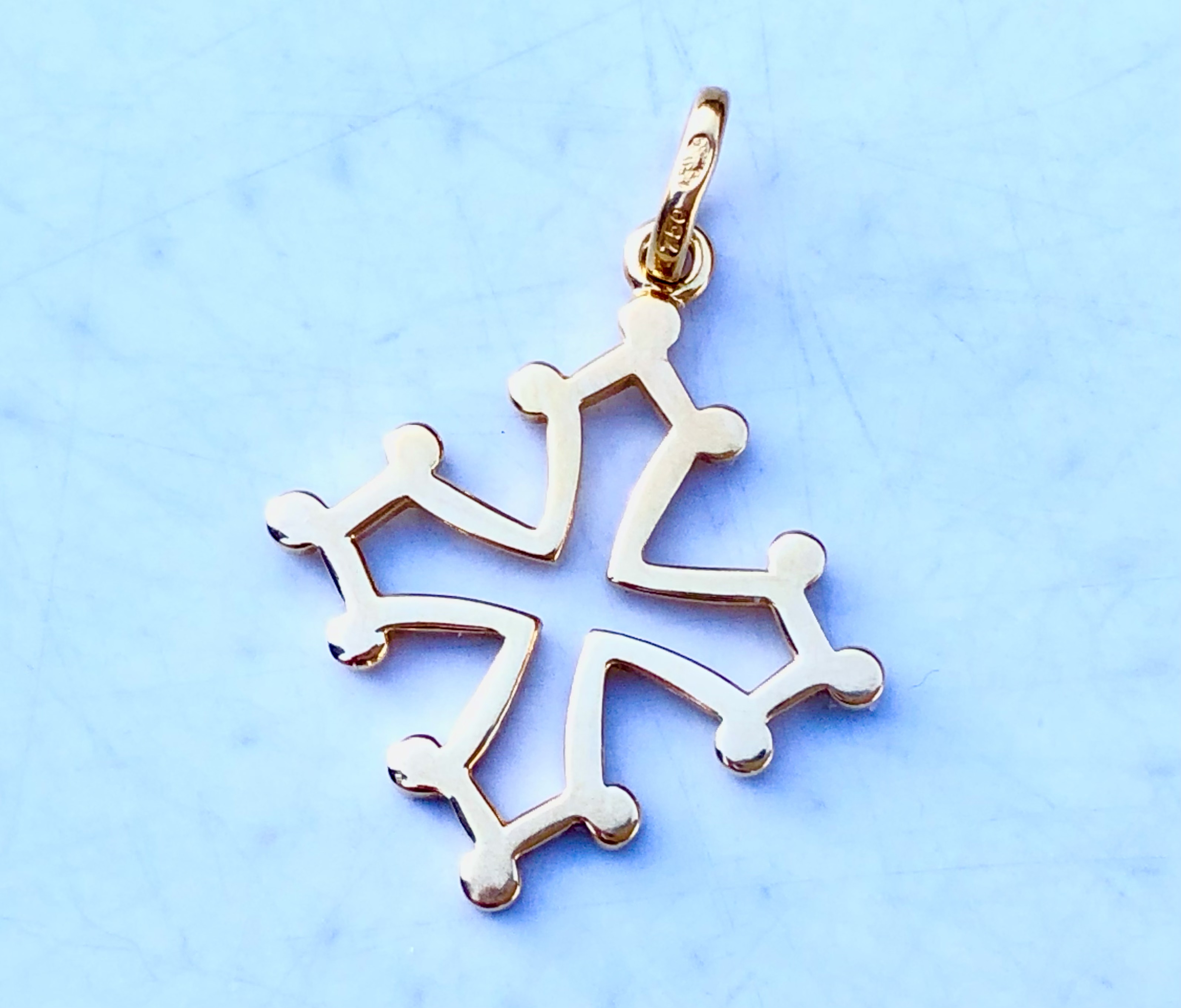 Croix occitane en or 18 carats 