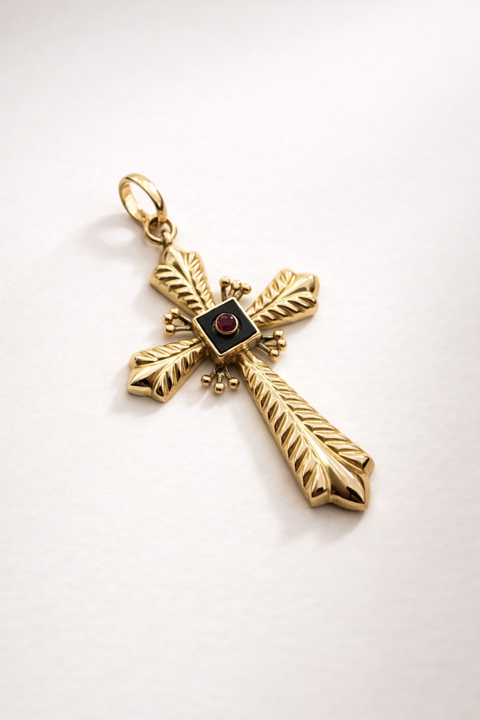 Croix en or jaune 18 carats 