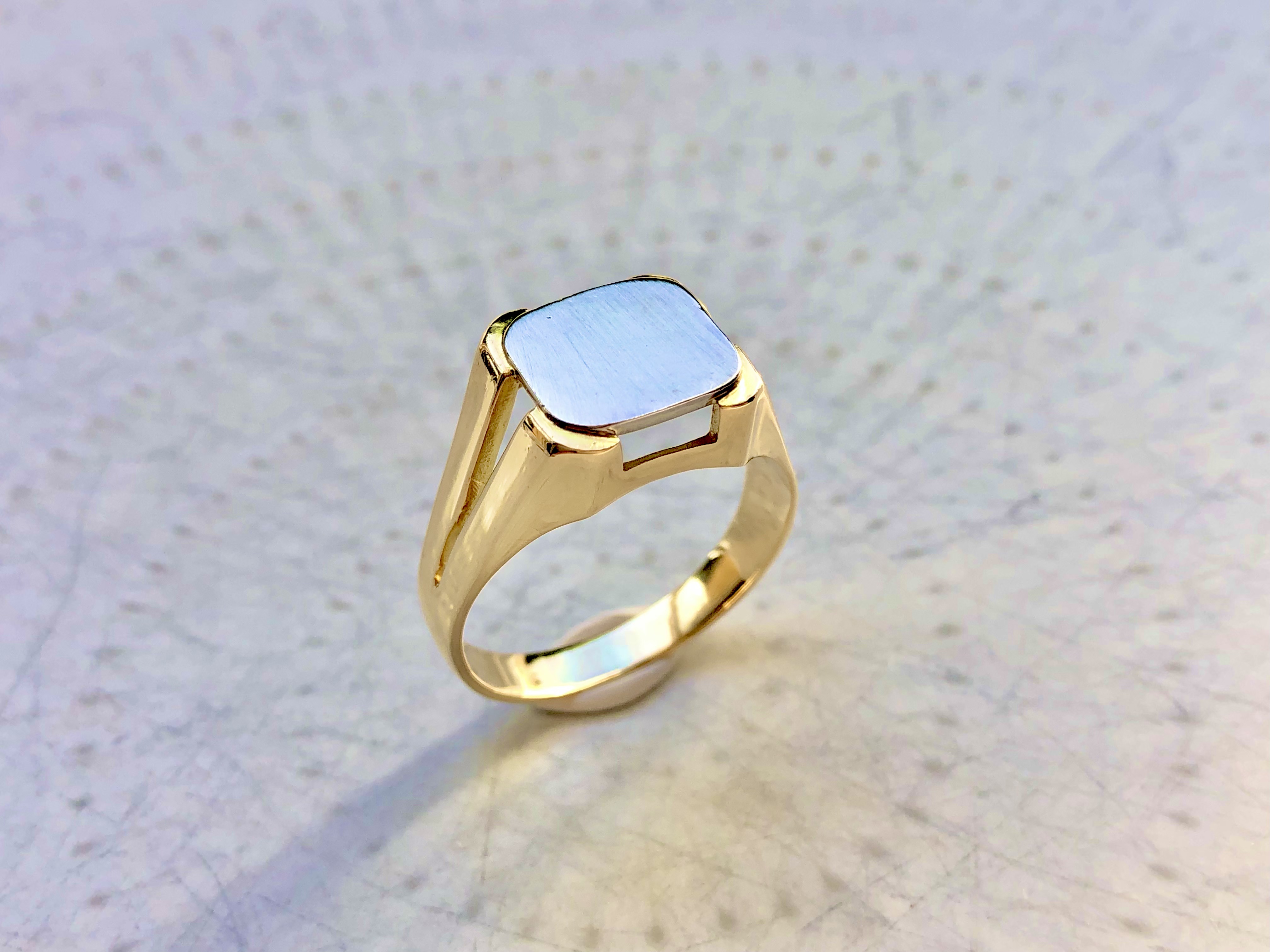 Chevalière or jaune et blanc 18 carats 