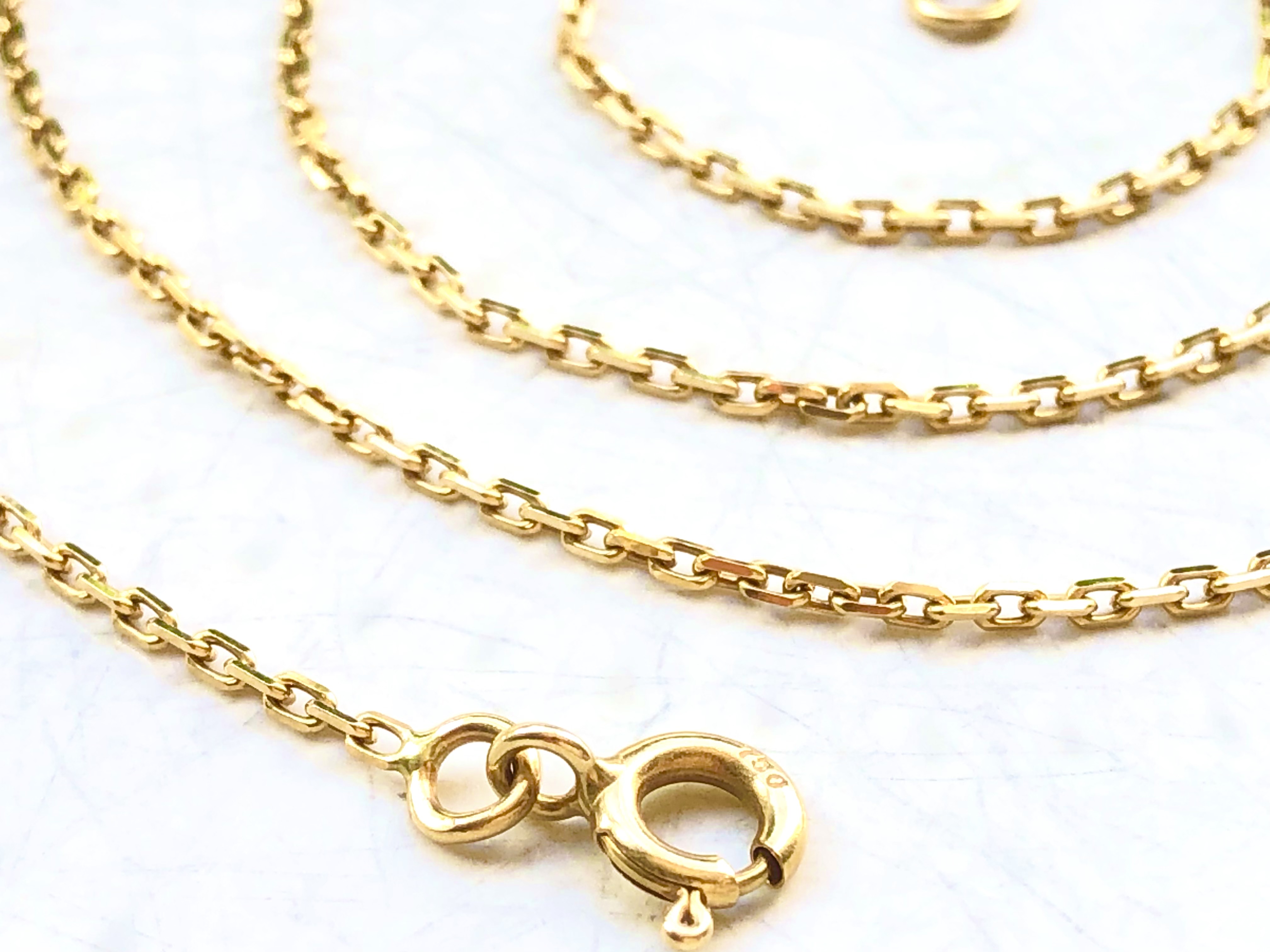 Chaine maille forçat en or jaune 18 carats 