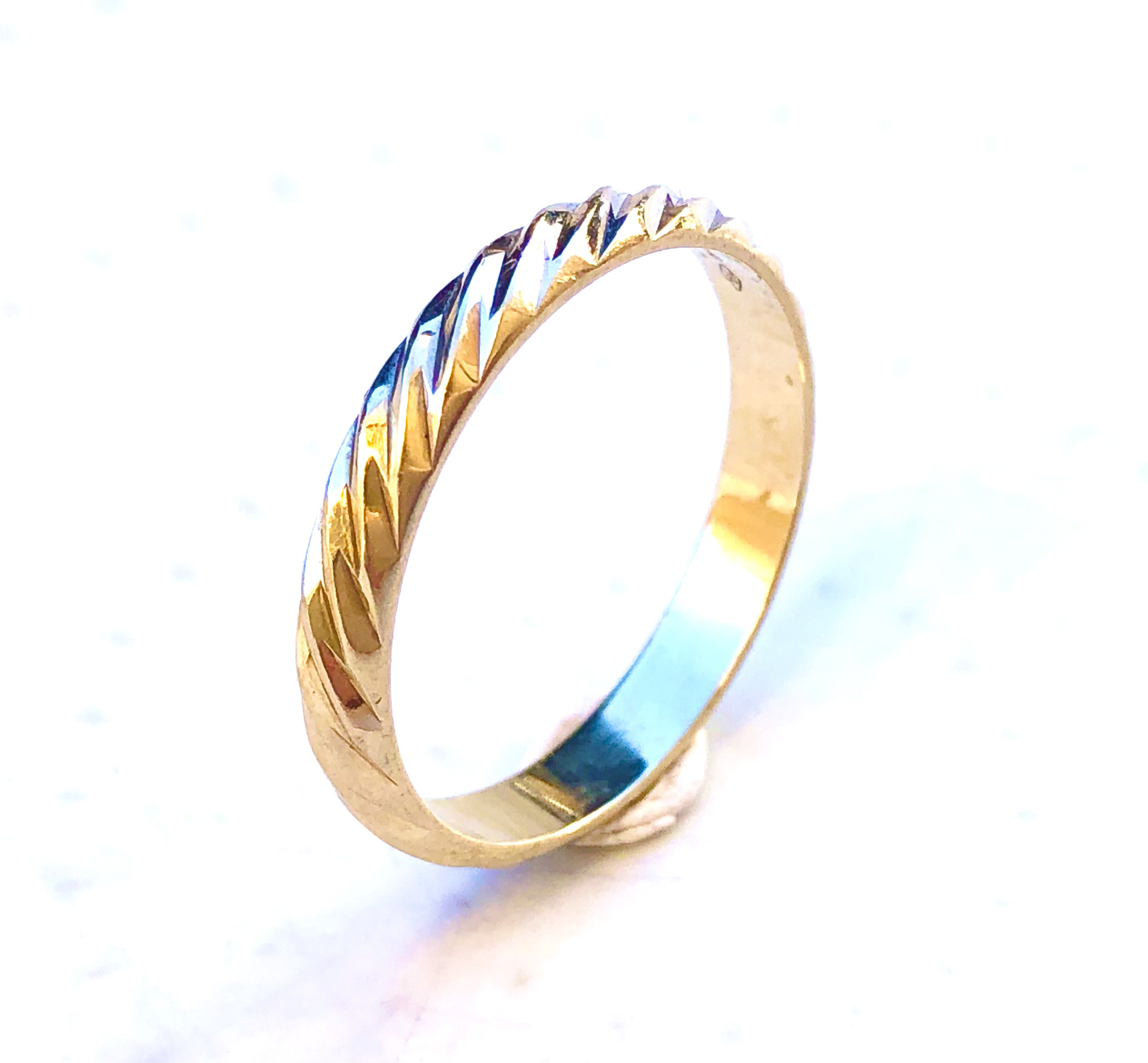 Bague strié en or jaune 18 carats 