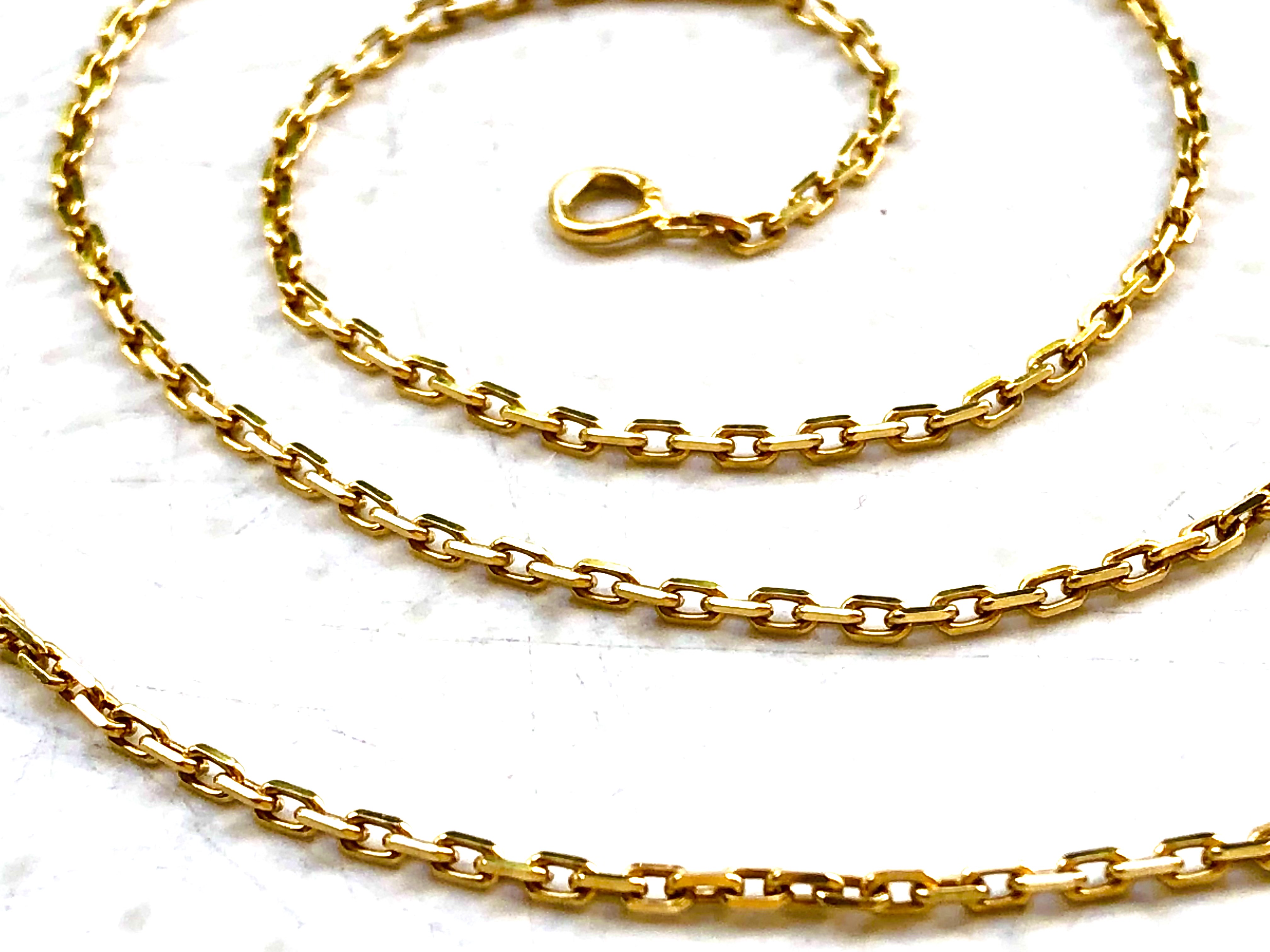 Chaine maille forçat en or jaune 18 carats 