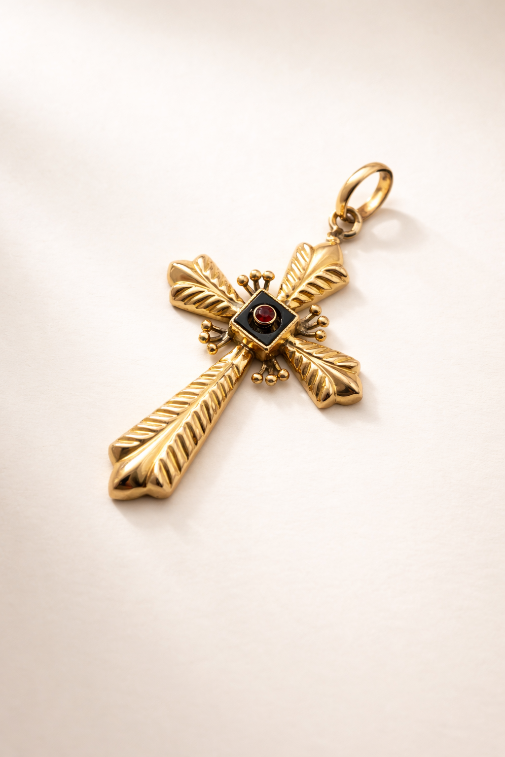 Croix en or jaune 18 carats 