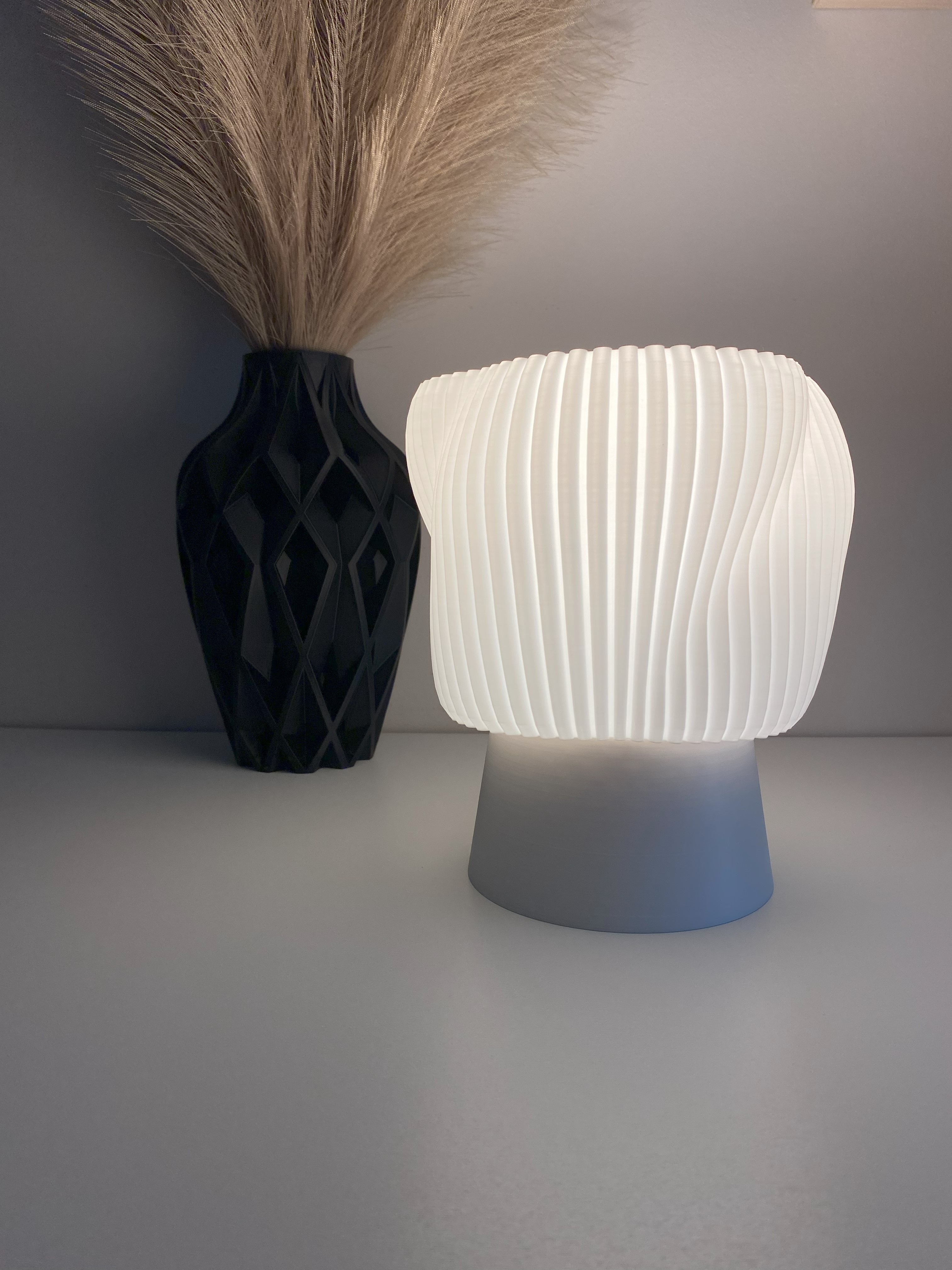 Stalinis šviestuvas TRYSTA