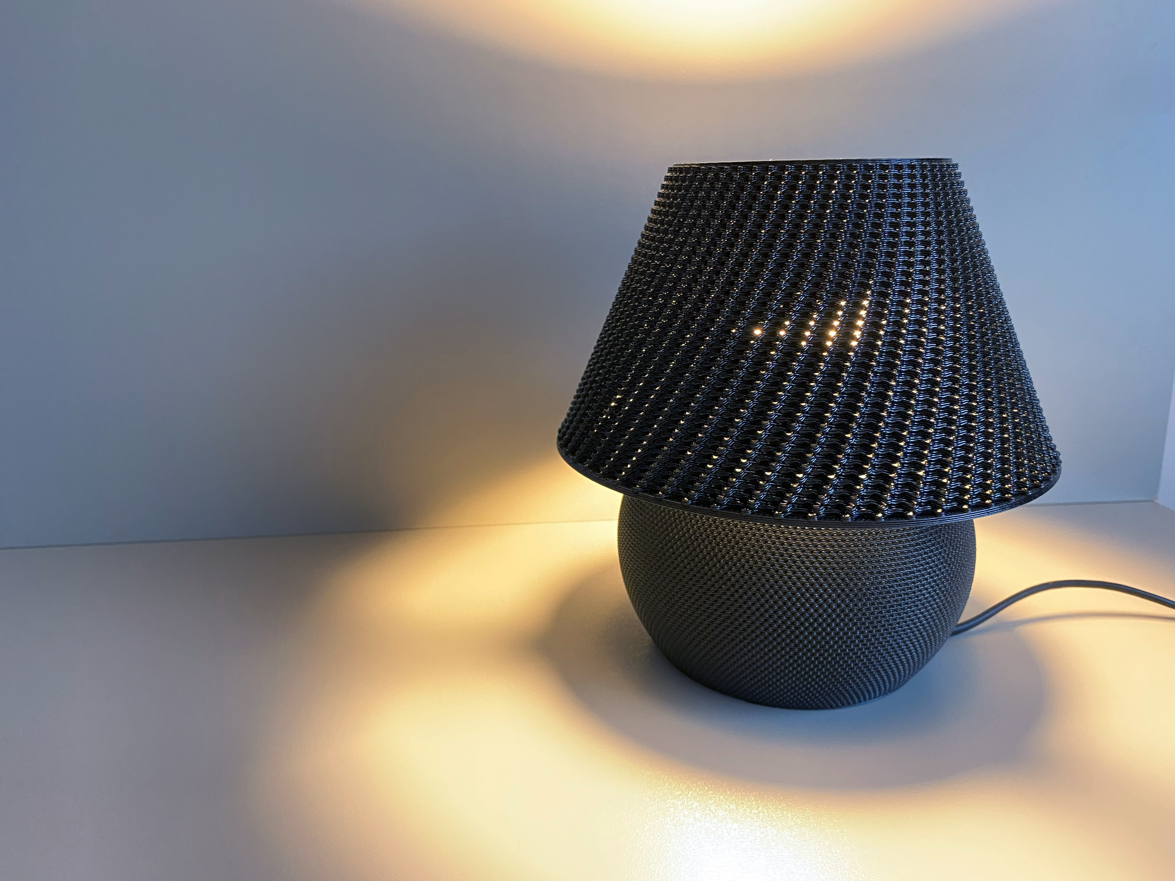 Stalinis šviestuvas TAKI