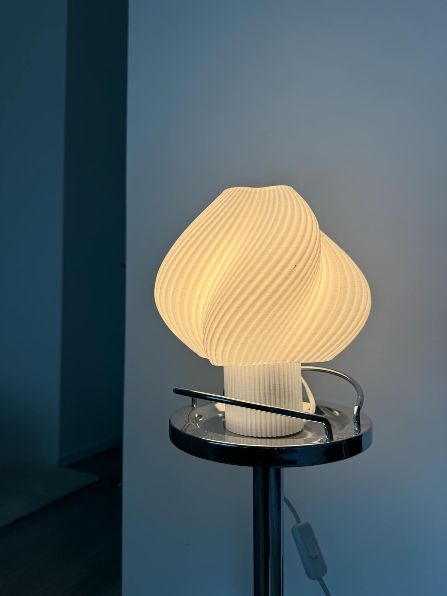 Stalinis šviestuvas LUMI