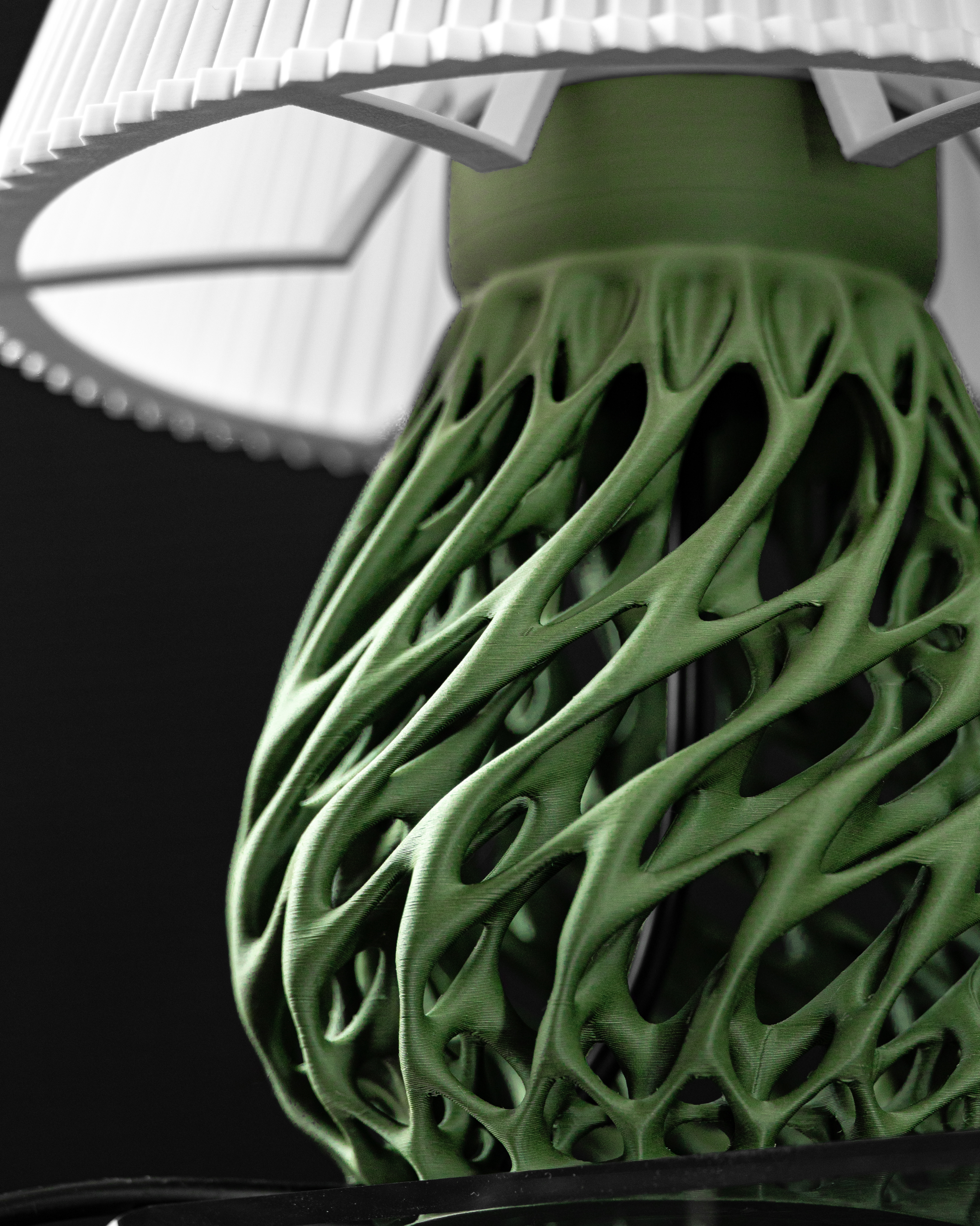 Stalinis šviestuvas TWISTED