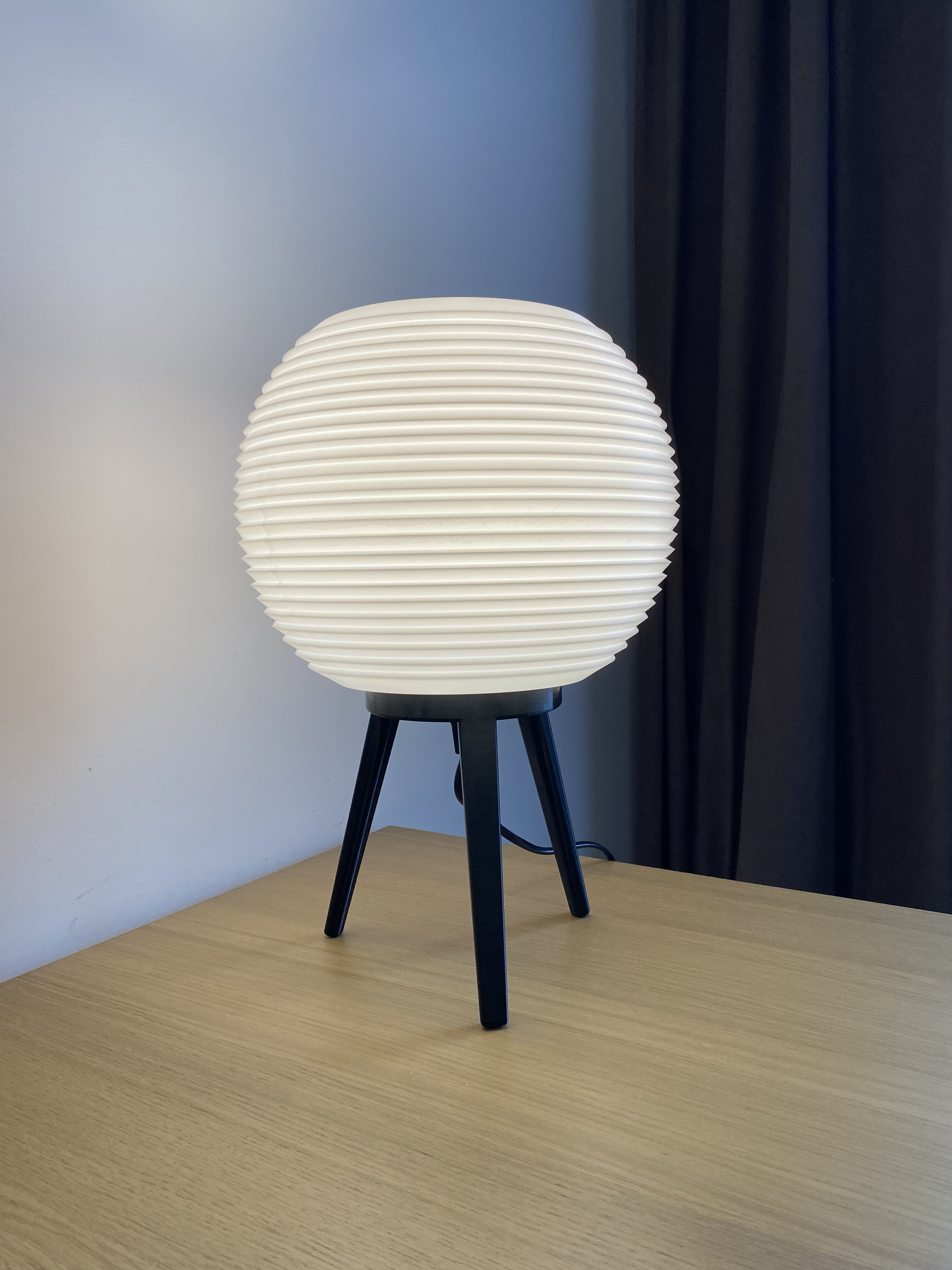 Stalinis šviestuvas LUNAR