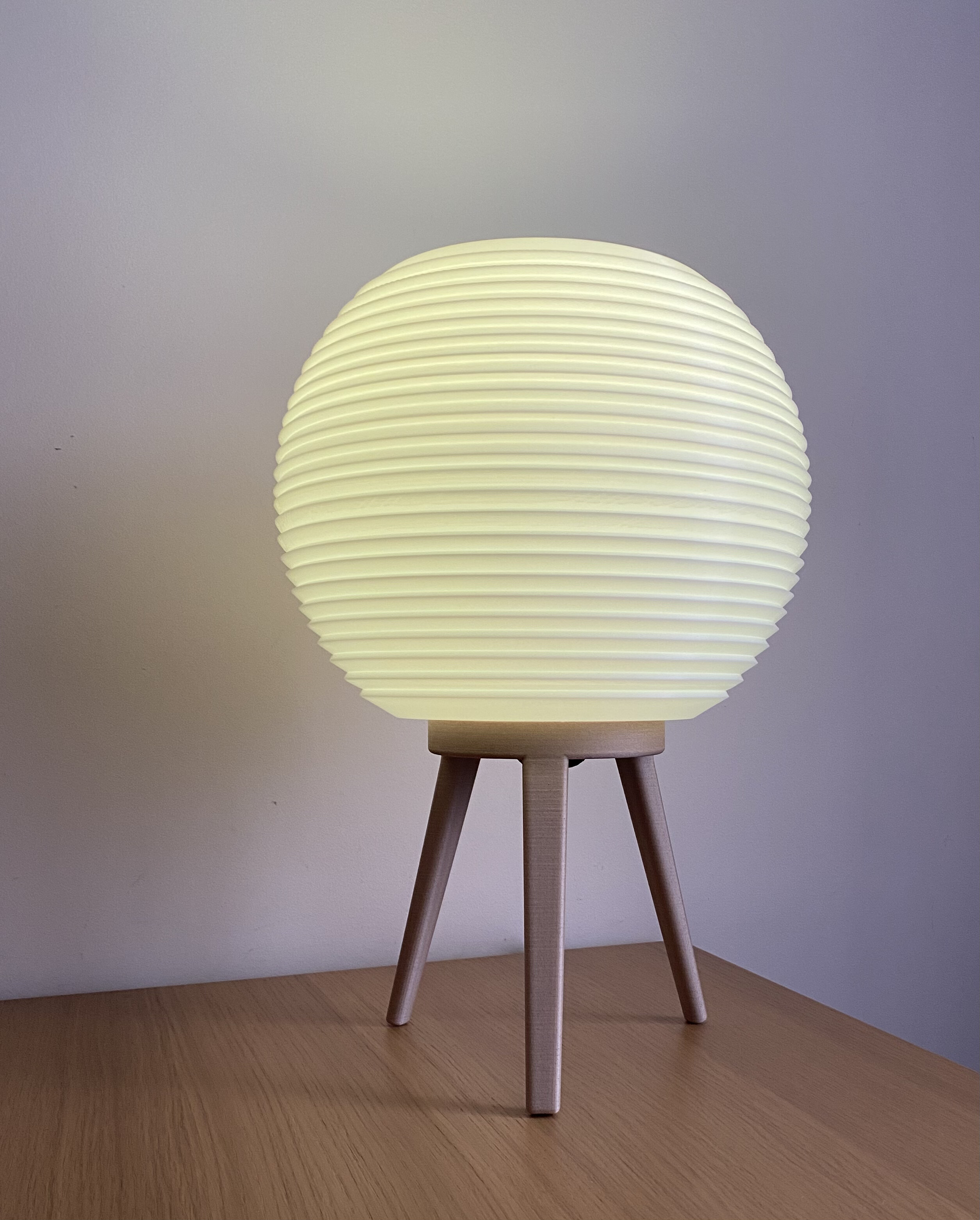 Stalinis šviestuvas LUNAR