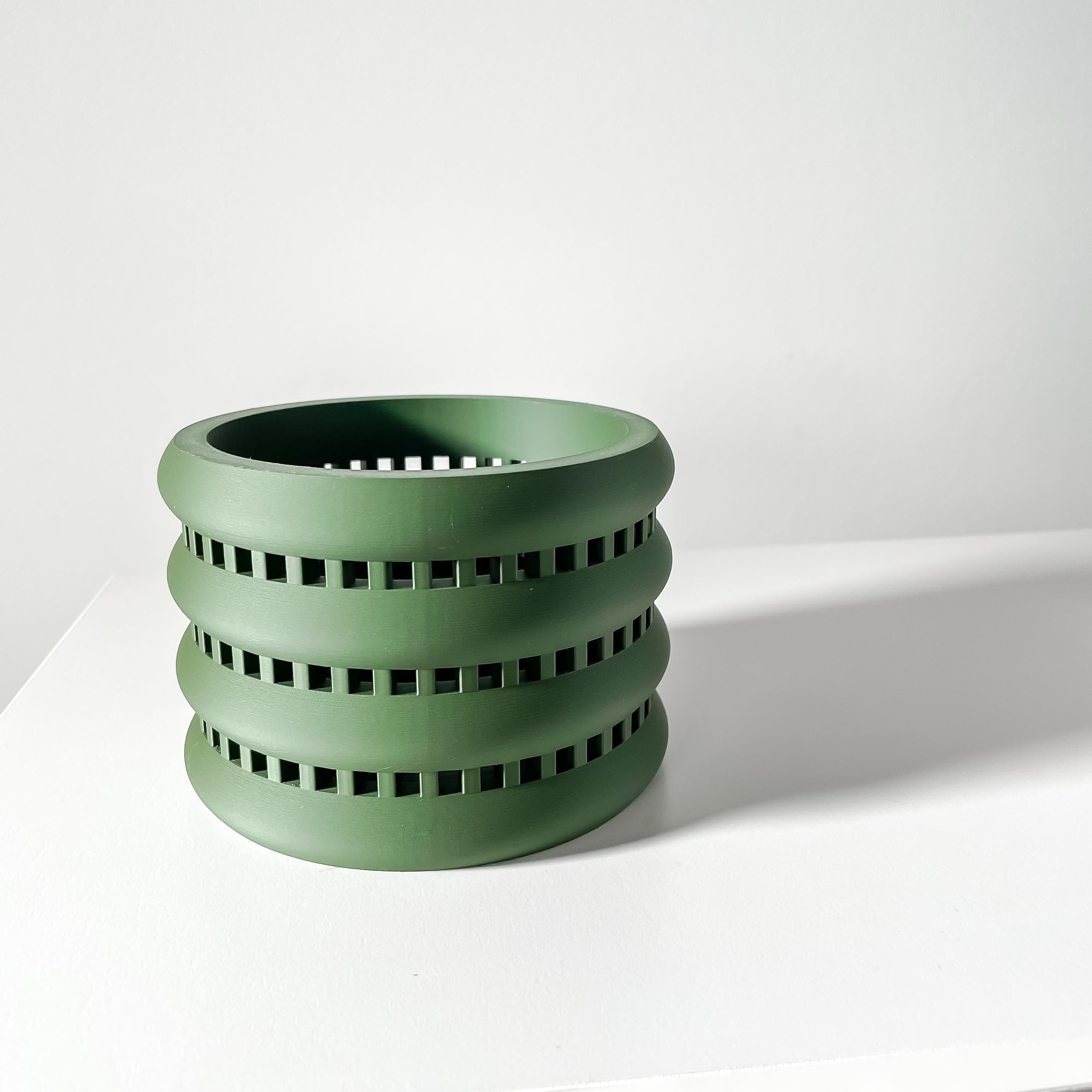 Stilingas ir unikalus vazonas Ulra – išskirtinis orchidėjų vazonas jūsų interjerui