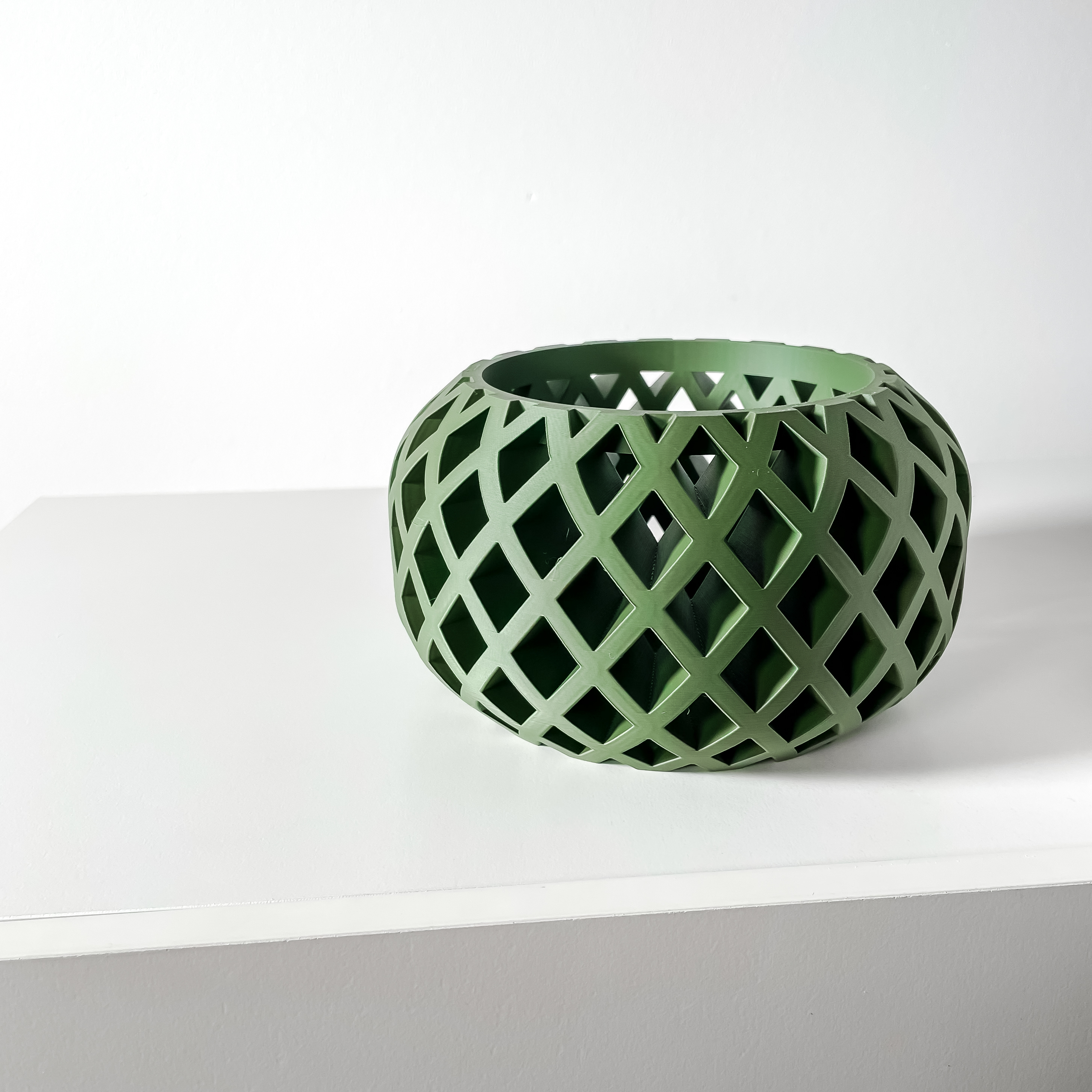 Stilingas ir unikalus vazonas Nire – išskirtinis orchidėjų vazonas jūsų interjerui