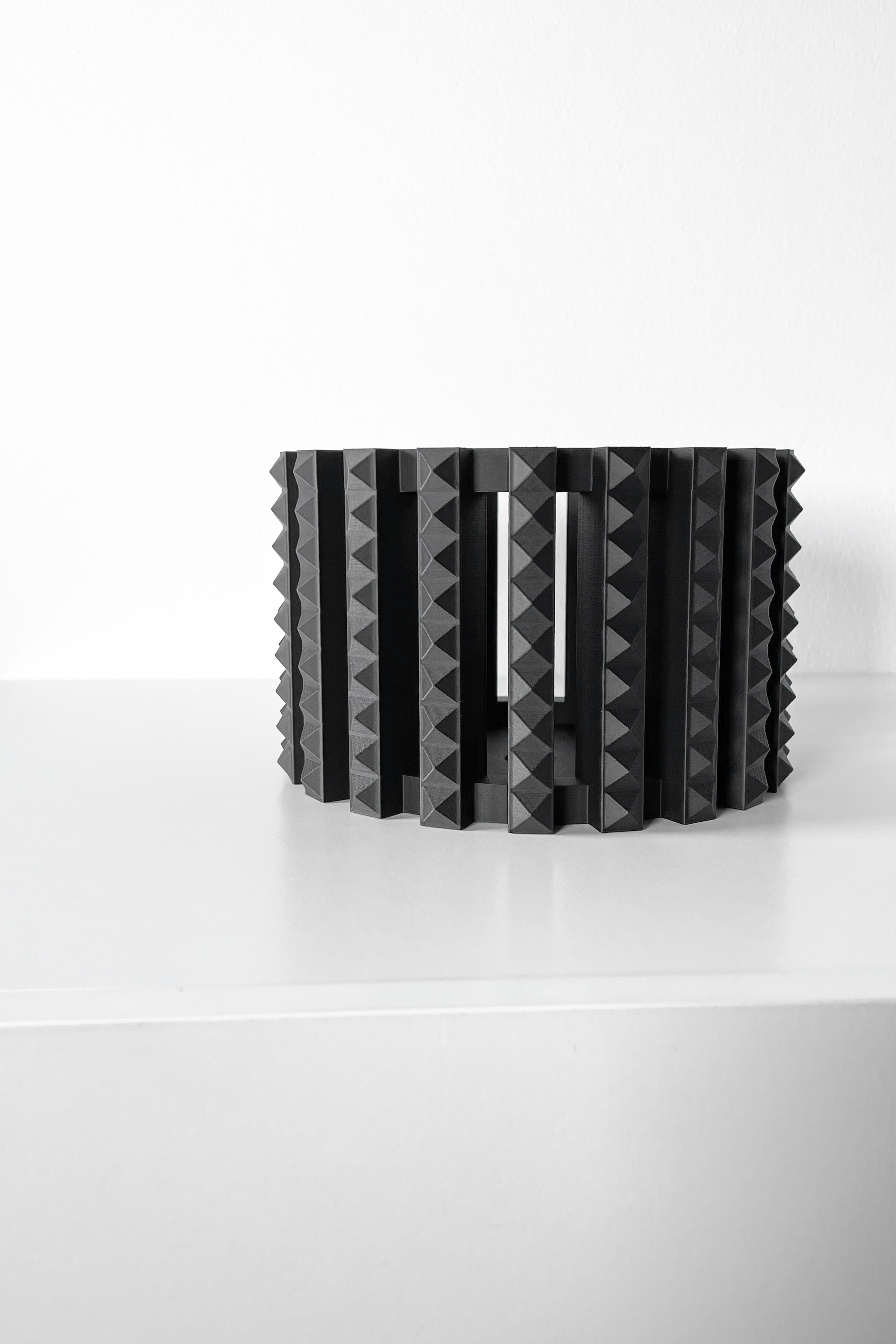 Stilingas ir unikalus vazonas Farne – išskirtinis orchidėjų vazonas jūsų interjerui