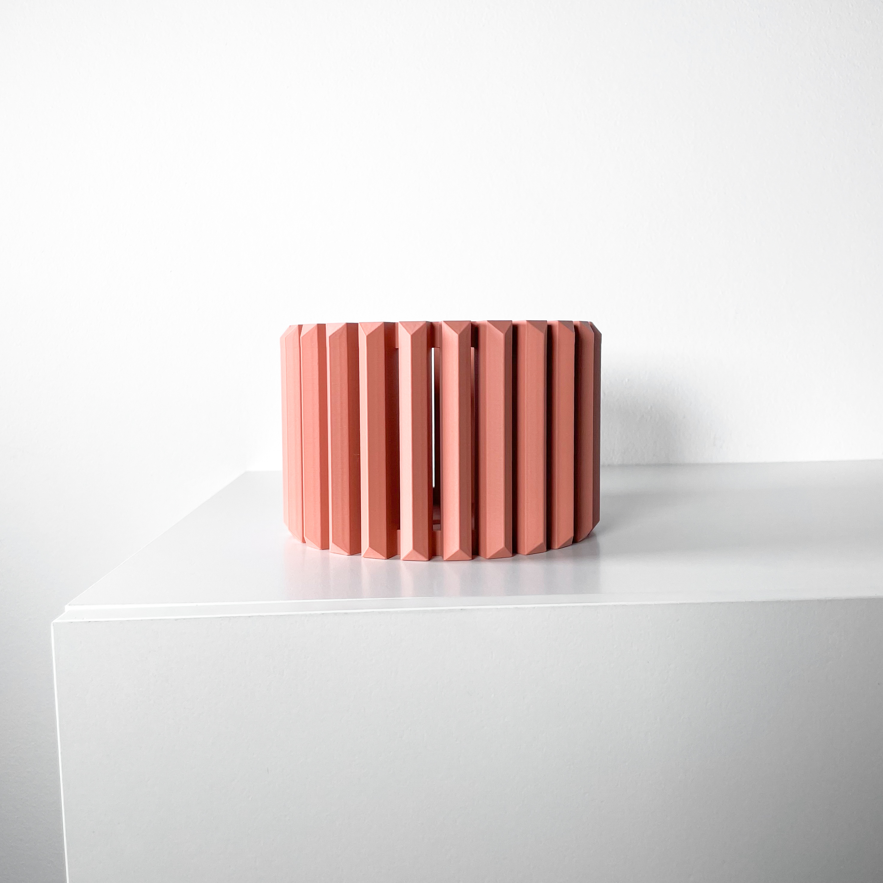 Stilingas ir unikalus vazonas Eren – išskirtinis orchidėjų vazonas jūsų interjerui