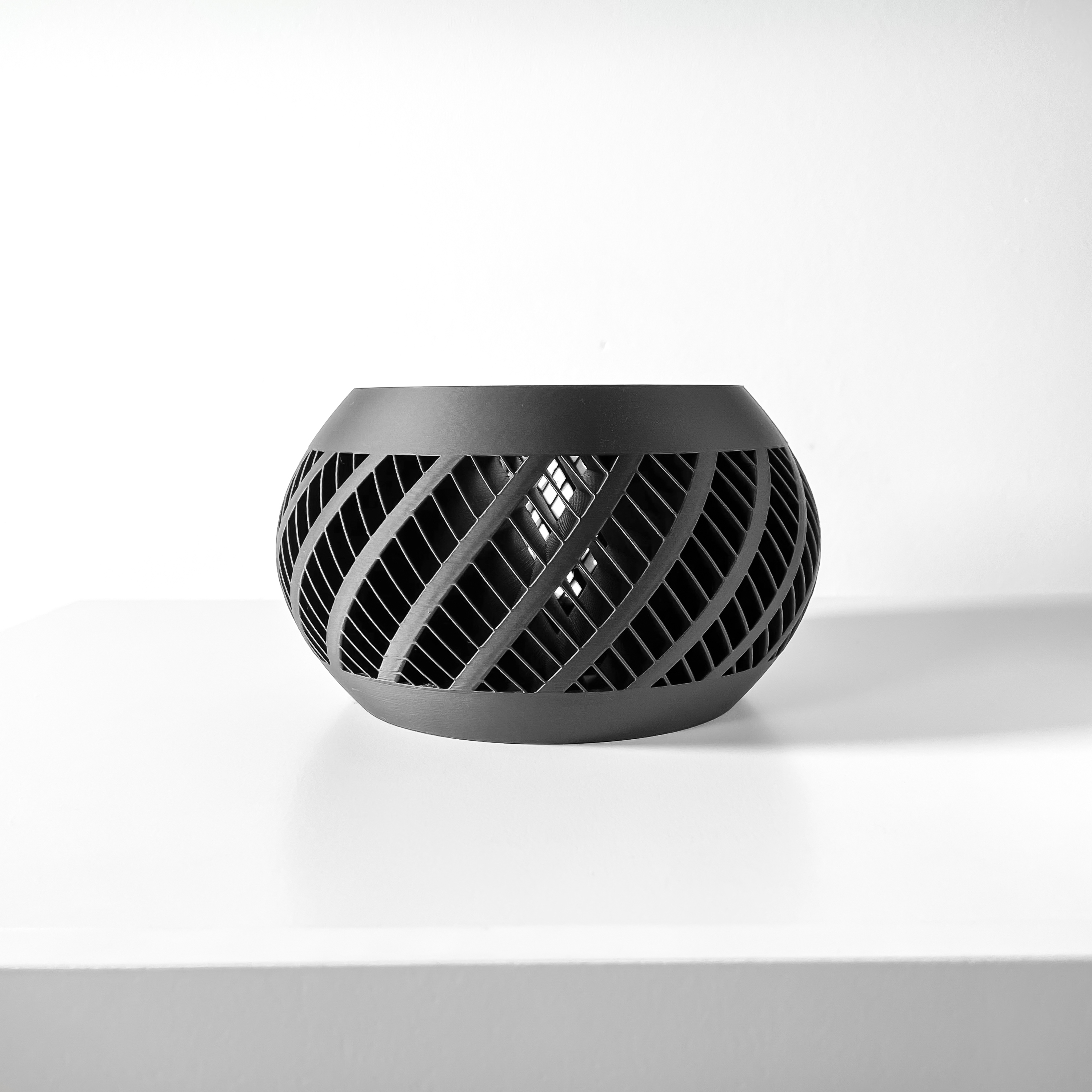 Stilingas ir unikalus vazonas Elvik – išskirtinis orchidėjų vazonas jūsų interjerui