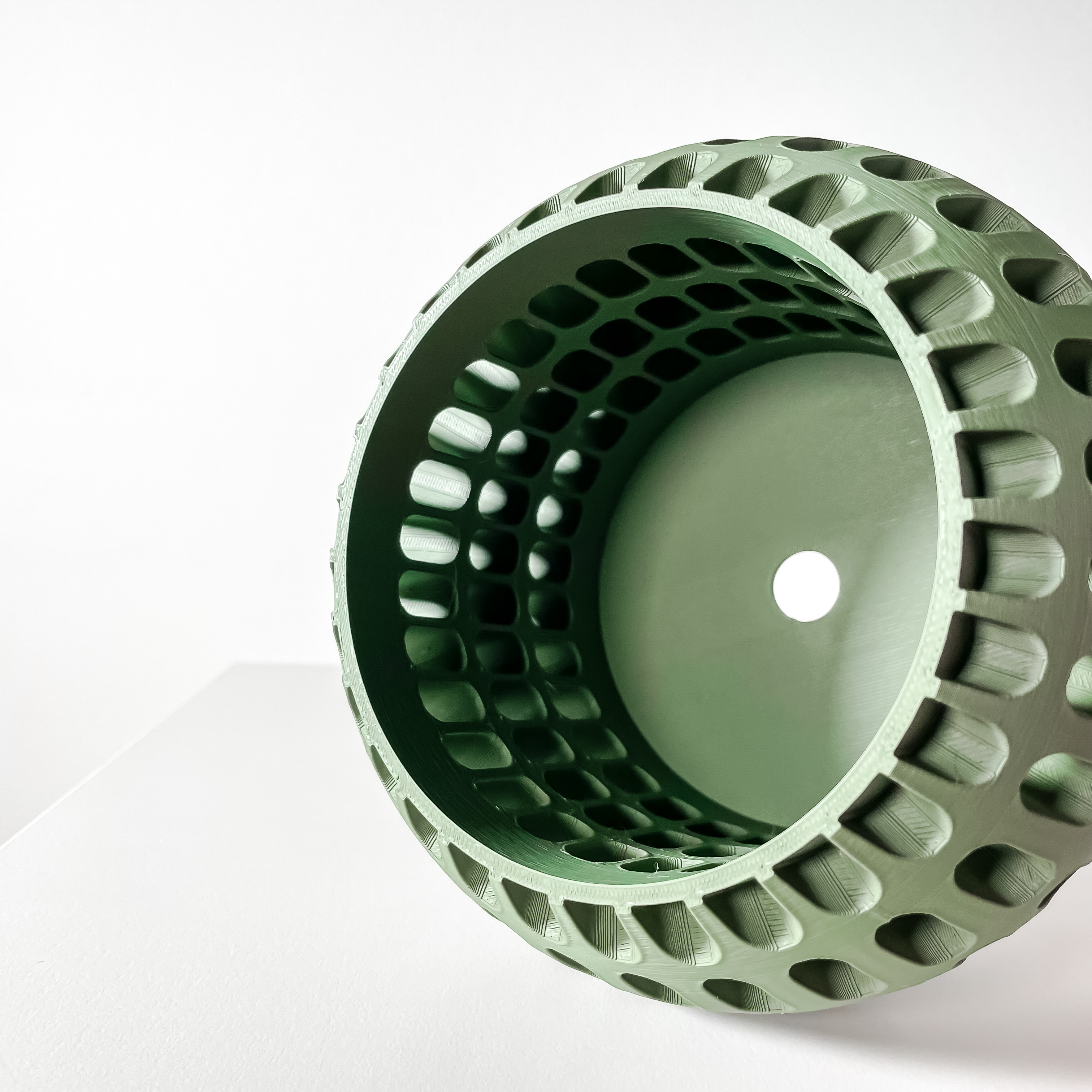 Stilingas ir unikalus vazonas Brex – išskirtinis orchidėjų vazonas jūsų interjerui