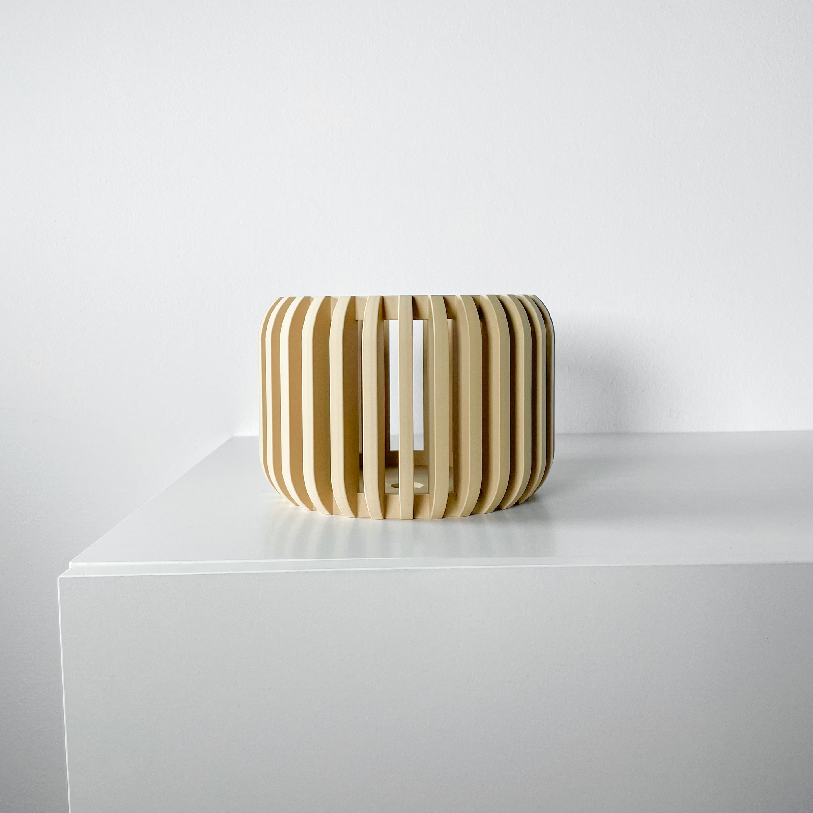 Stilingas ir unikalus vazonas Alden – išskirtinis orchidėjų vazonas jūsų interjerui