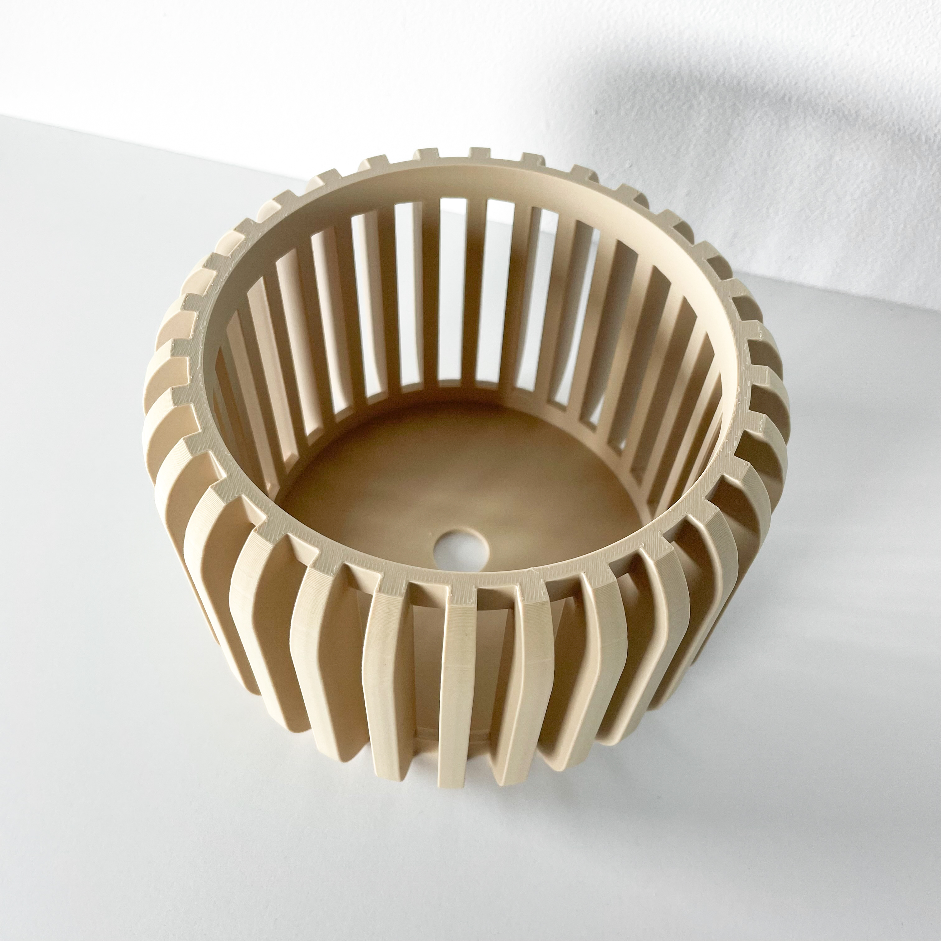 Stilingas ir unikalus vazonas Alden – išskirtinis orchidėjų vazonas jūsų interjerui