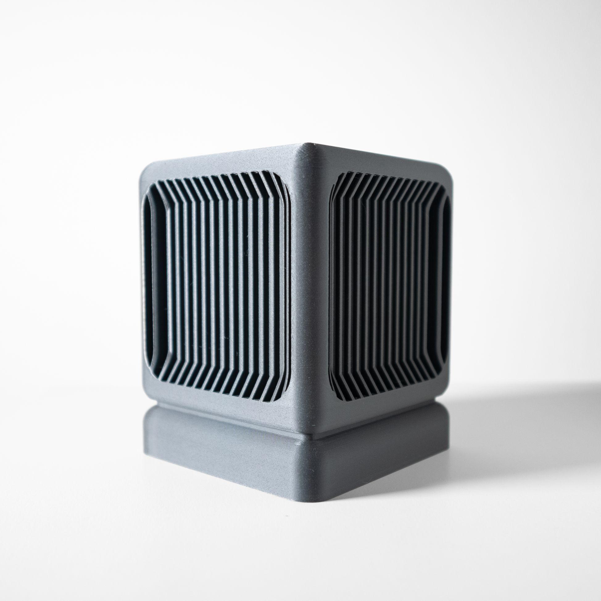 Unikalus Vazonas Rovo – Stilingas ir ekologiškas pasirinkimas jūsų interjerui