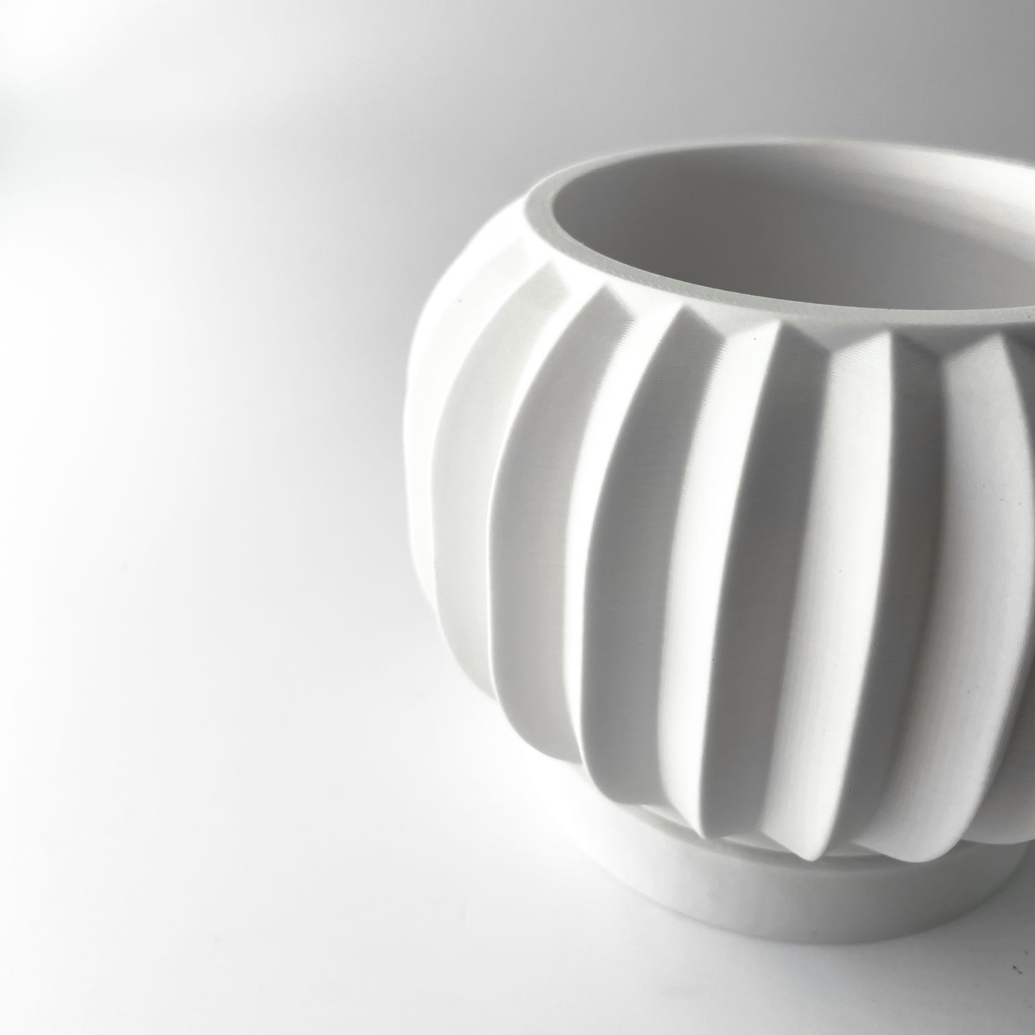 Unikalus Vazonas Olin – Stilingas ir ekologiškas pasirinkimas jūsų interjerui