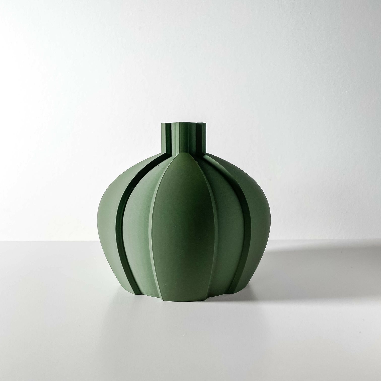 Unikali vaza Yomu – stilingas, ekologiškas ir ilgaamžis pasirinkimas jūsų interjerui