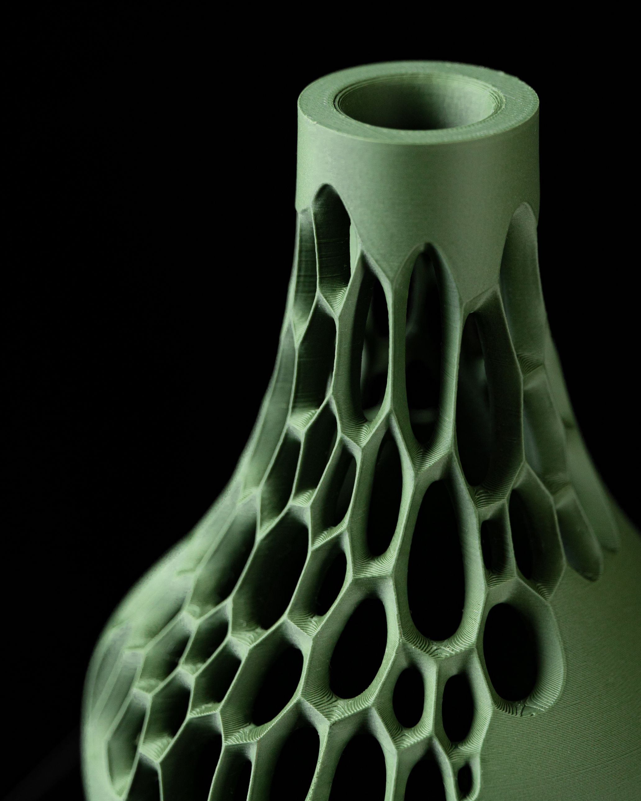 Unikali vaza Virona – stilingas, ekologiškas ir ilgaamžis pasirinkimas jūsų interjerui