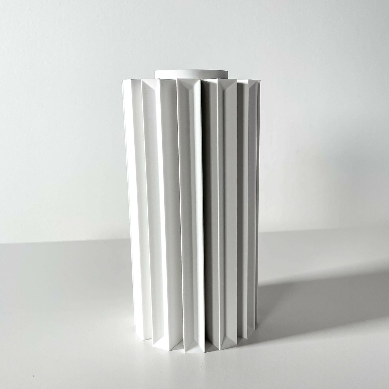 Unikali vaza Unda – stilingas, ekologiškas ir ilgaamžis pasirinkimas jūsų interjerui