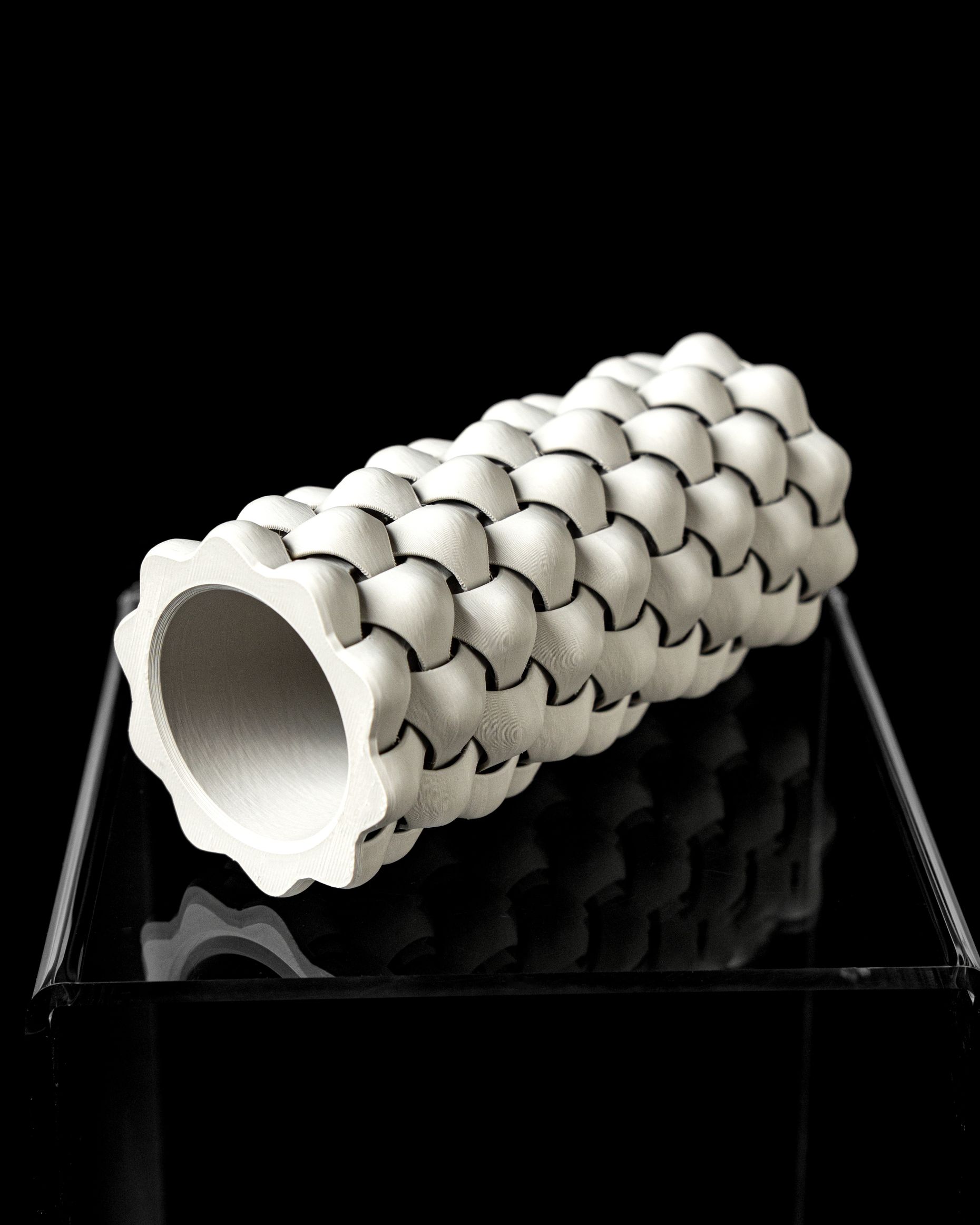 Unikali vaza TRI-Weave – stilingas, ekologiškas ir ilgaamžis pasirinkimas jūsų interjerui