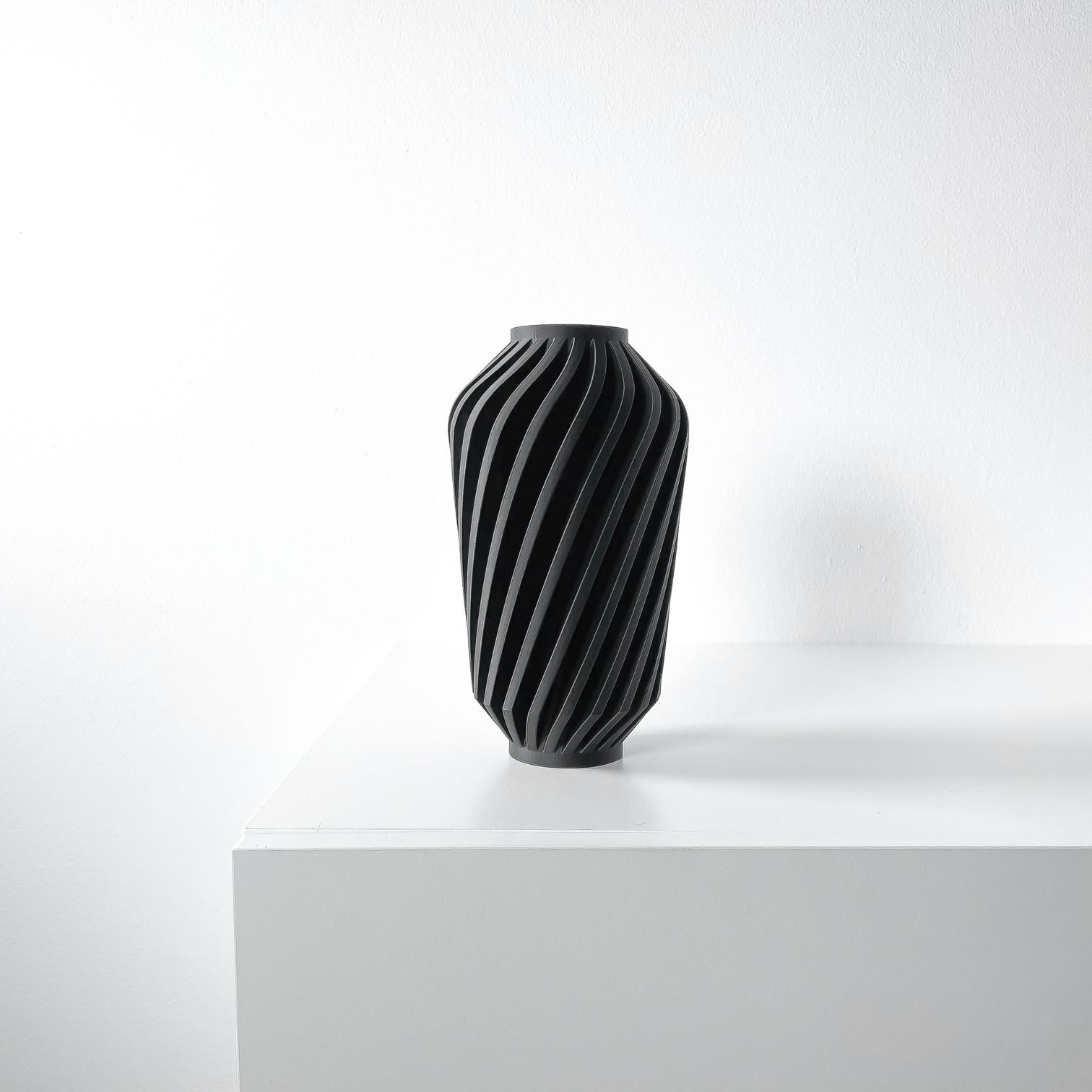 Unikali vaza Travix – stilingas, ekologiškas ir ilgaamžis pasirinkimas jūsų interjerui