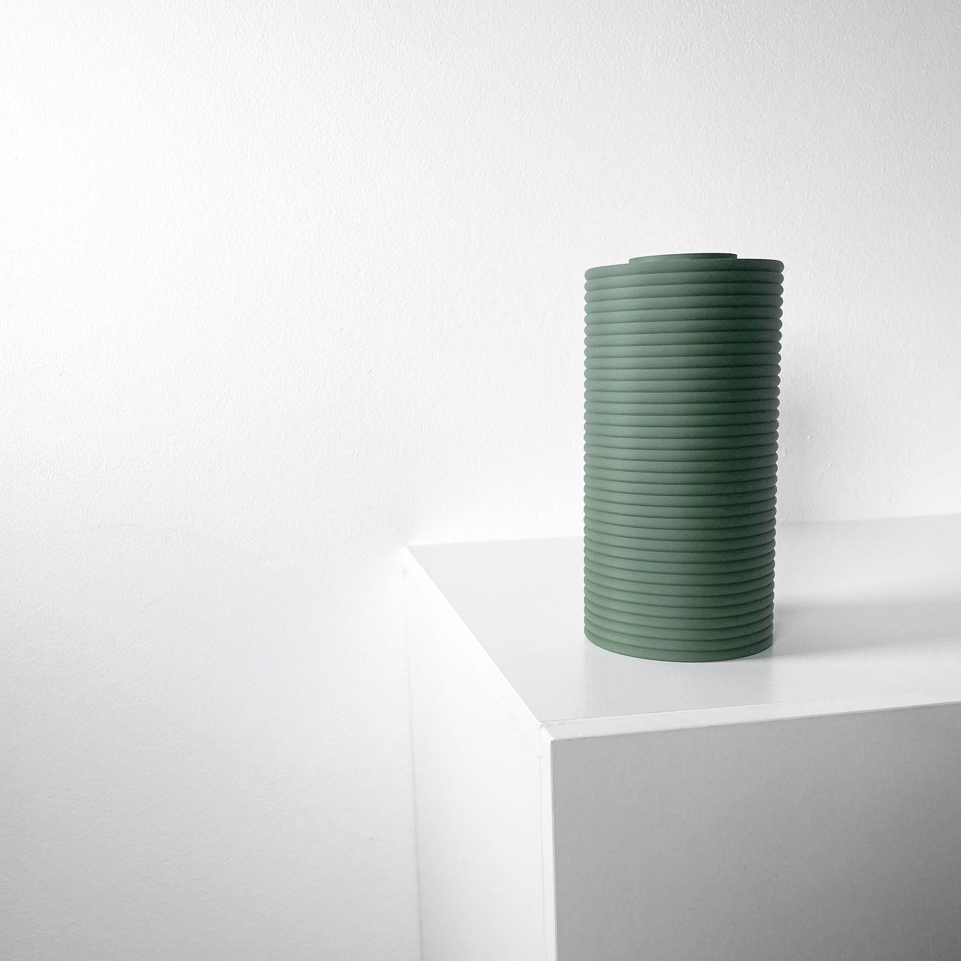 Unikali vaza Tolivra – stilingas, ekologiškas ir ilgaamžis pasirinkimas jūsų interjerui