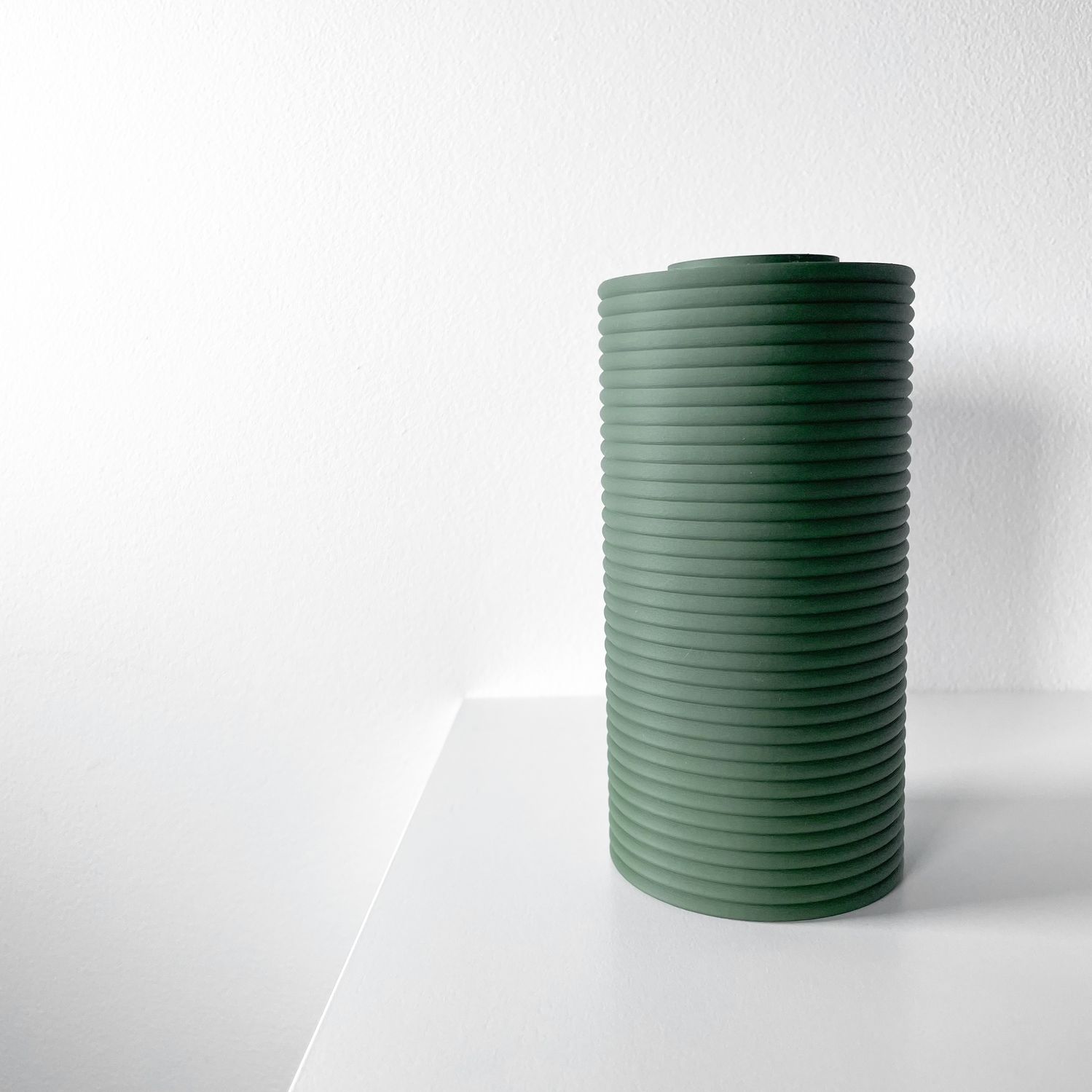 Unikali vaza Tolivra – stilingas, ekologiškas ir ilgaamžis pasirinkimas jūsų interjerui